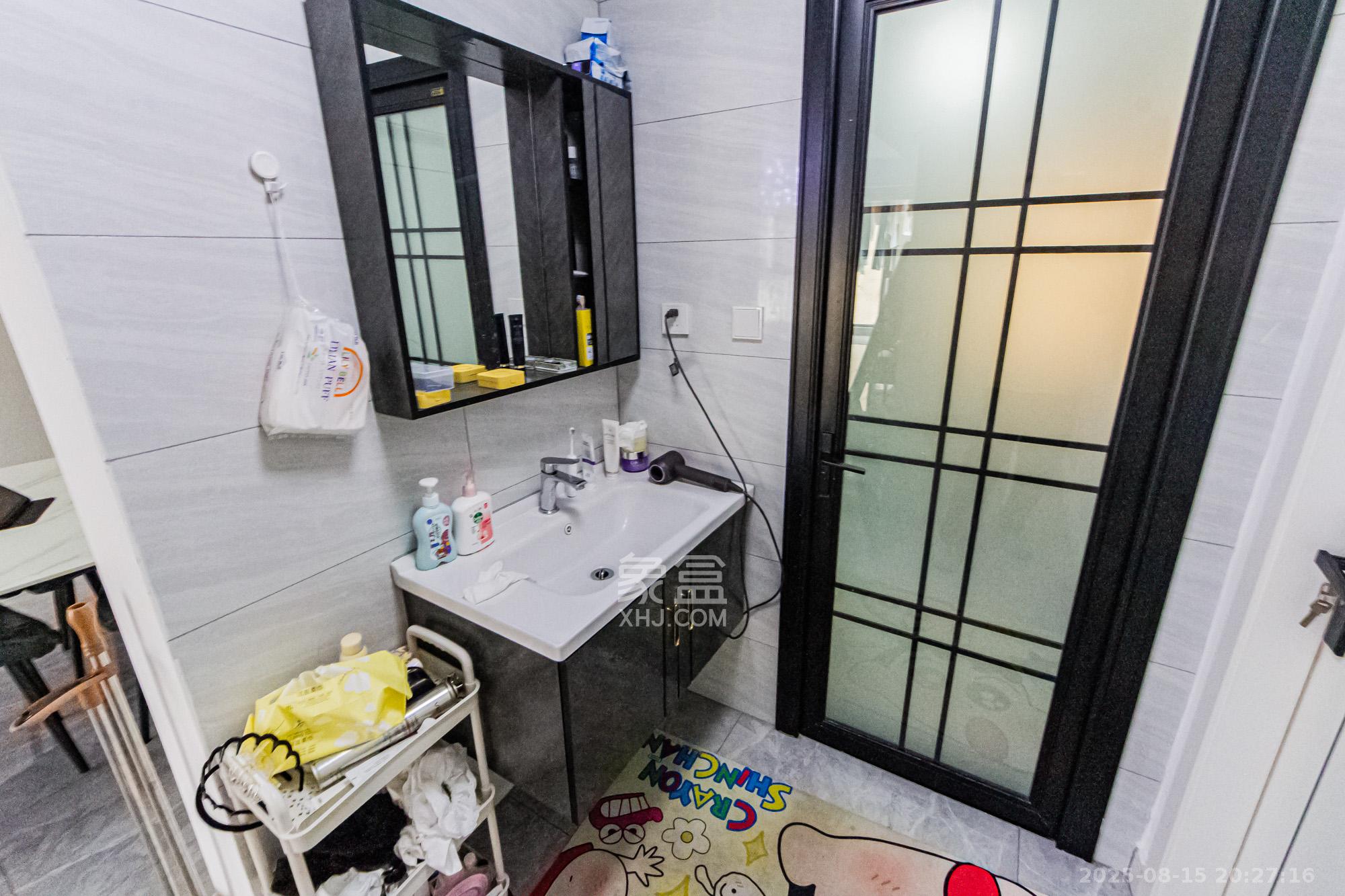 北辰三角洲E7区  3室2厅2卫    165.0万 北辰三角洲E7区  3室2厅2卫    165.0万卫生间