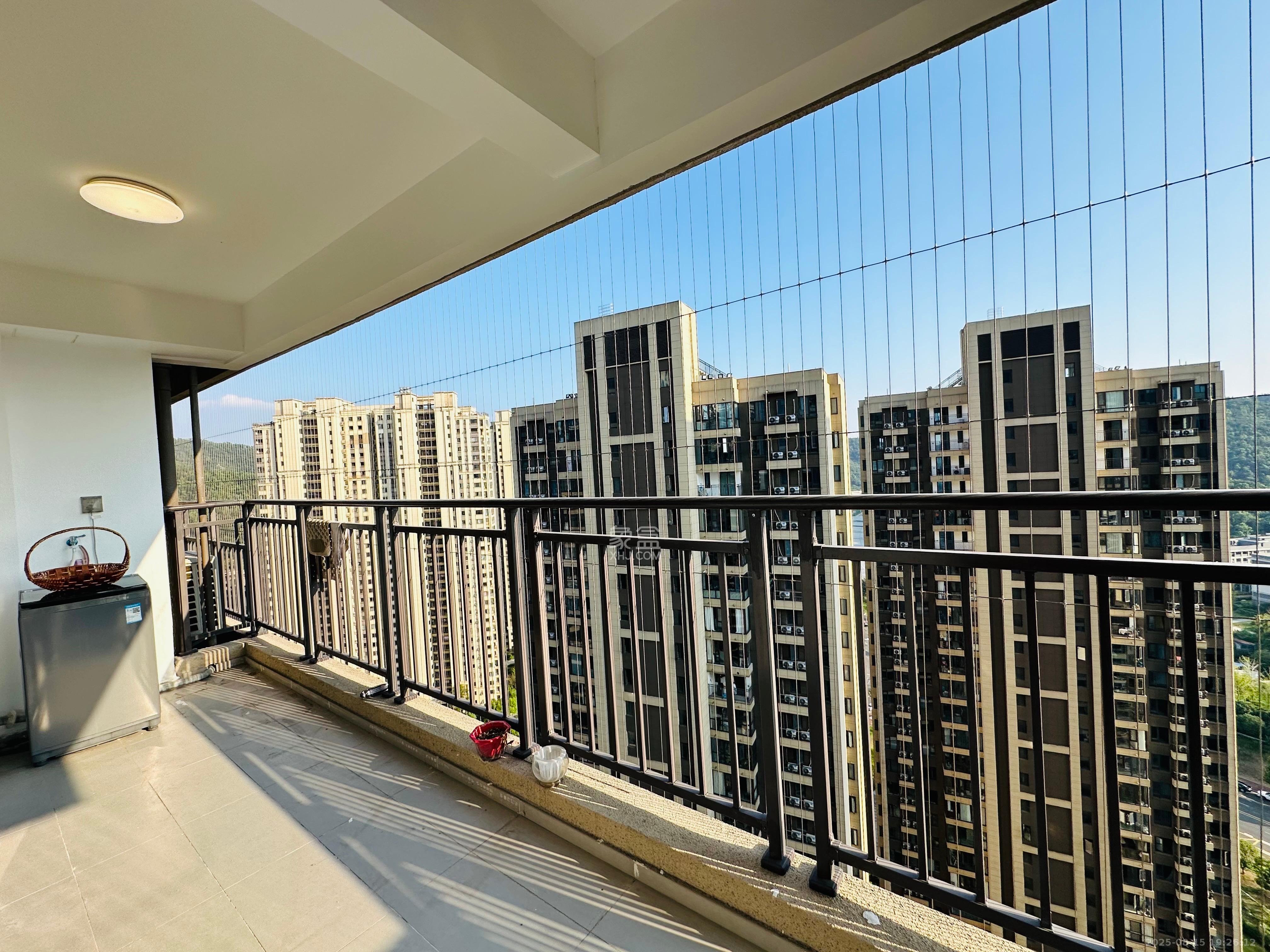 梅溪湖玺悦（新城金茂梦想玺悦）  3室2厅2卫   3300.00元/月室内图