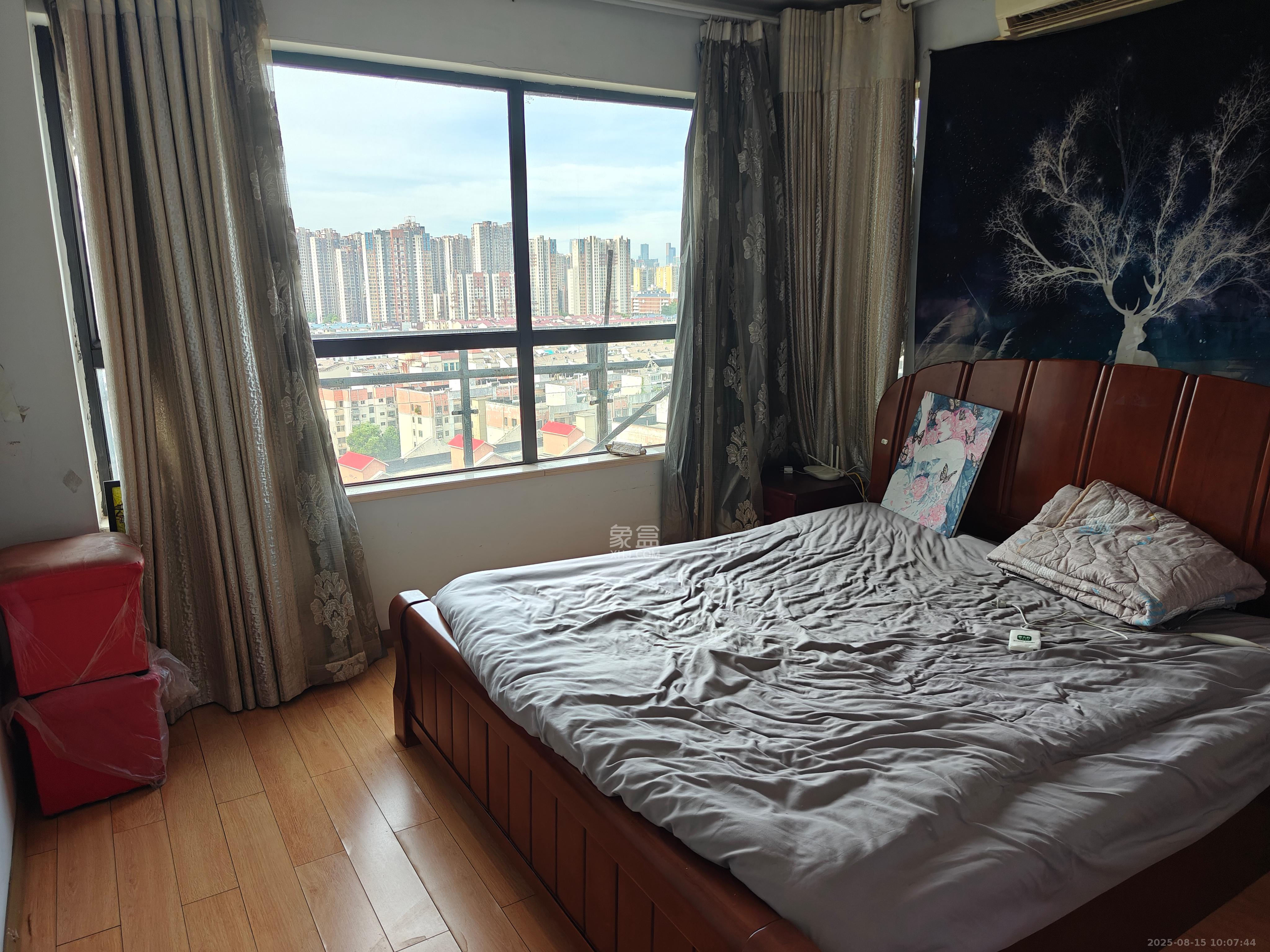 西城龙庭 4室2厅2卫 2600.0元/月 西城龙庭 4室2厅2卫 2600.0元/月室内图