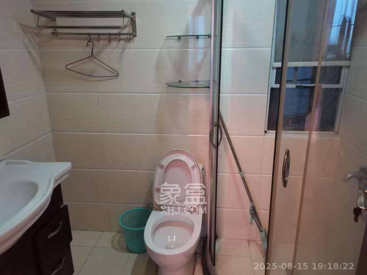 沁园春御院 3室2厅2卫 2800.0元/月 沁园春御院 3室2厅2卫 2800.0元/月室内图