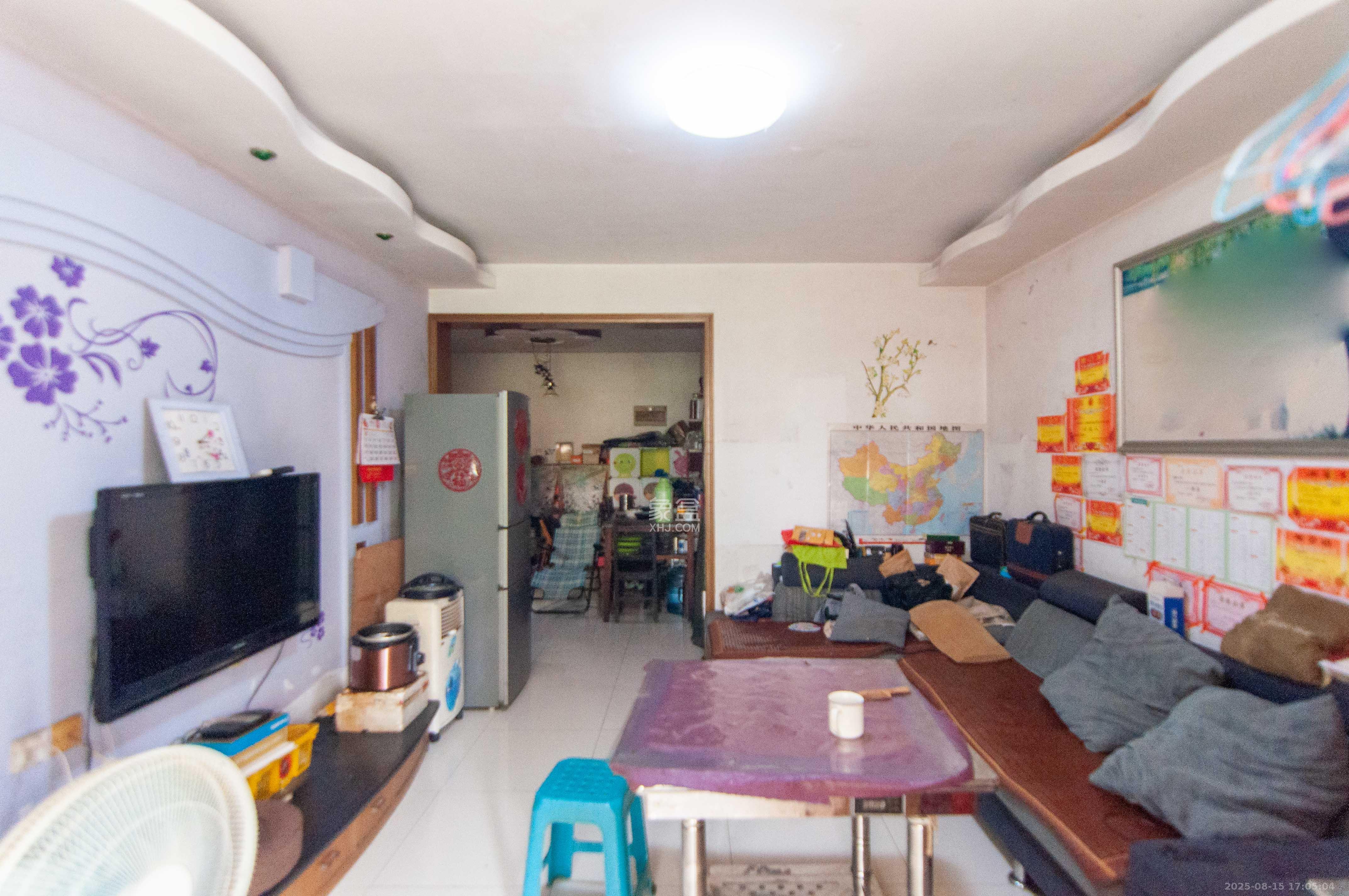 玛依拉山庄 2室2厅1卫 76.0万 玛依拉山庄 2室2厅1卫 76.0万客厅