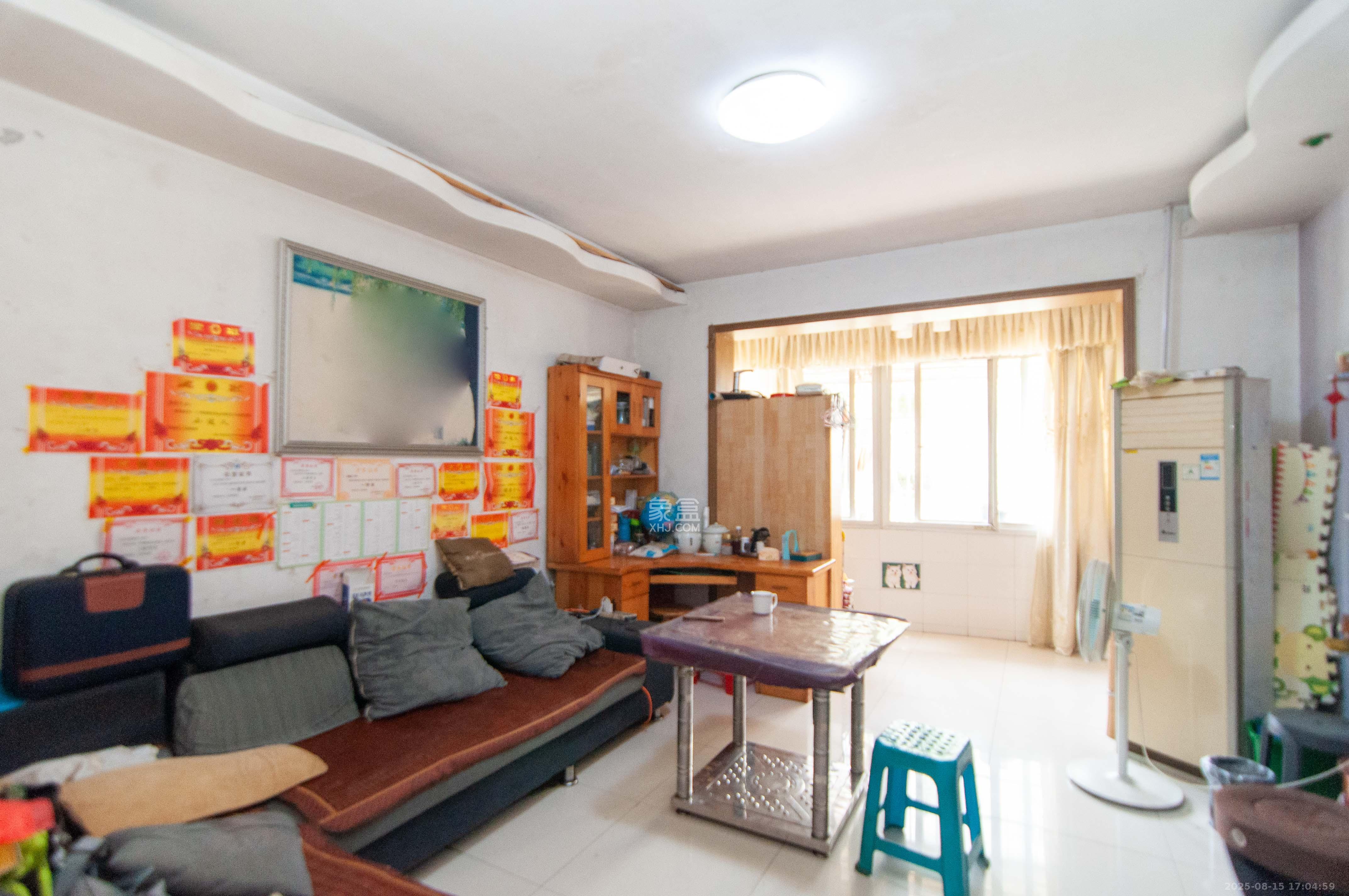 玛依拉山庄 2室2厅1卫 76.0万 玛依拉山庄 2室2厅1卫 76.0万客厅