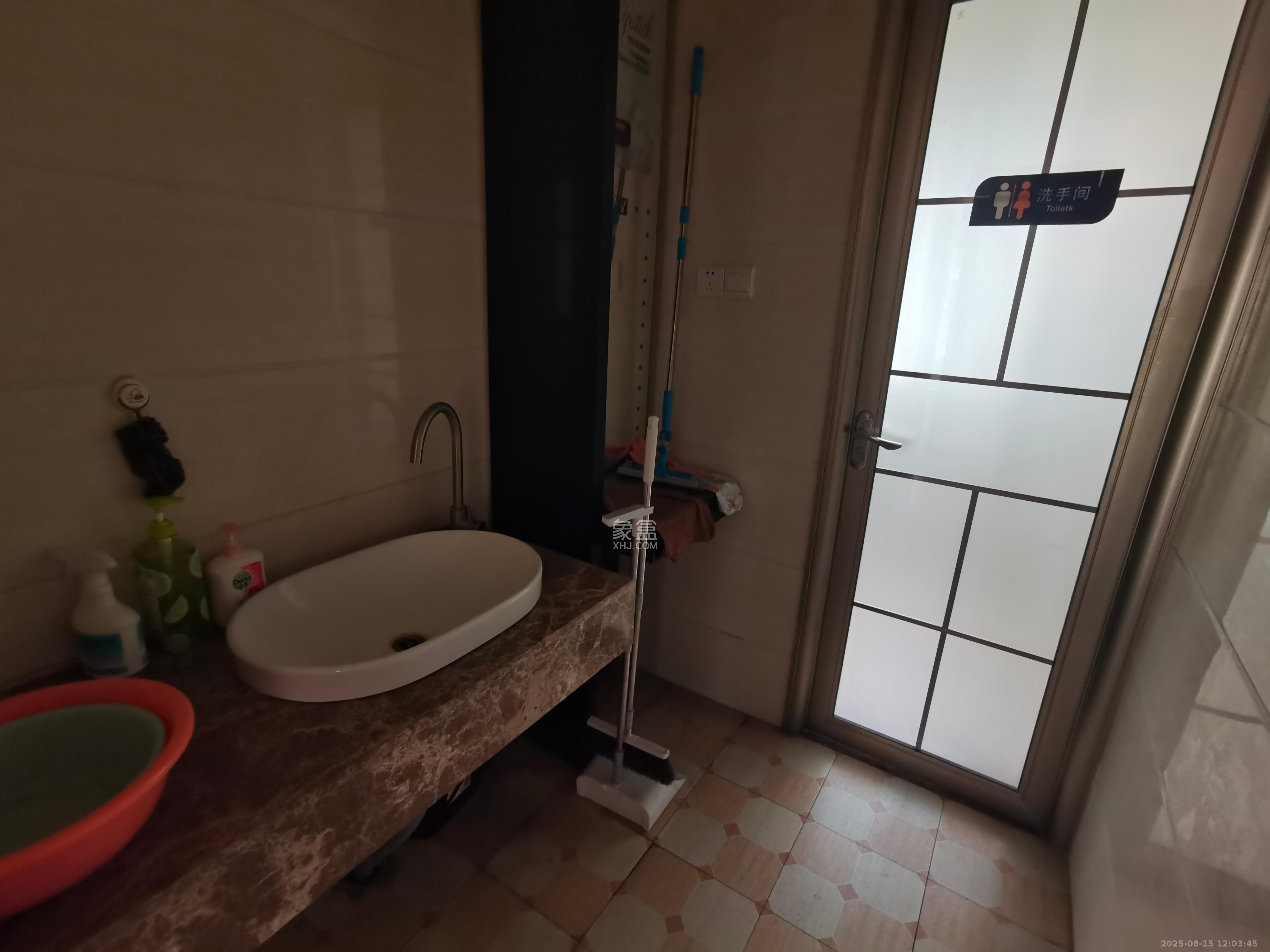 西子花苑 3室2厅2卫 2800.0元/月 西子花苑 3室2厅2卫 2800.0元/月室内图