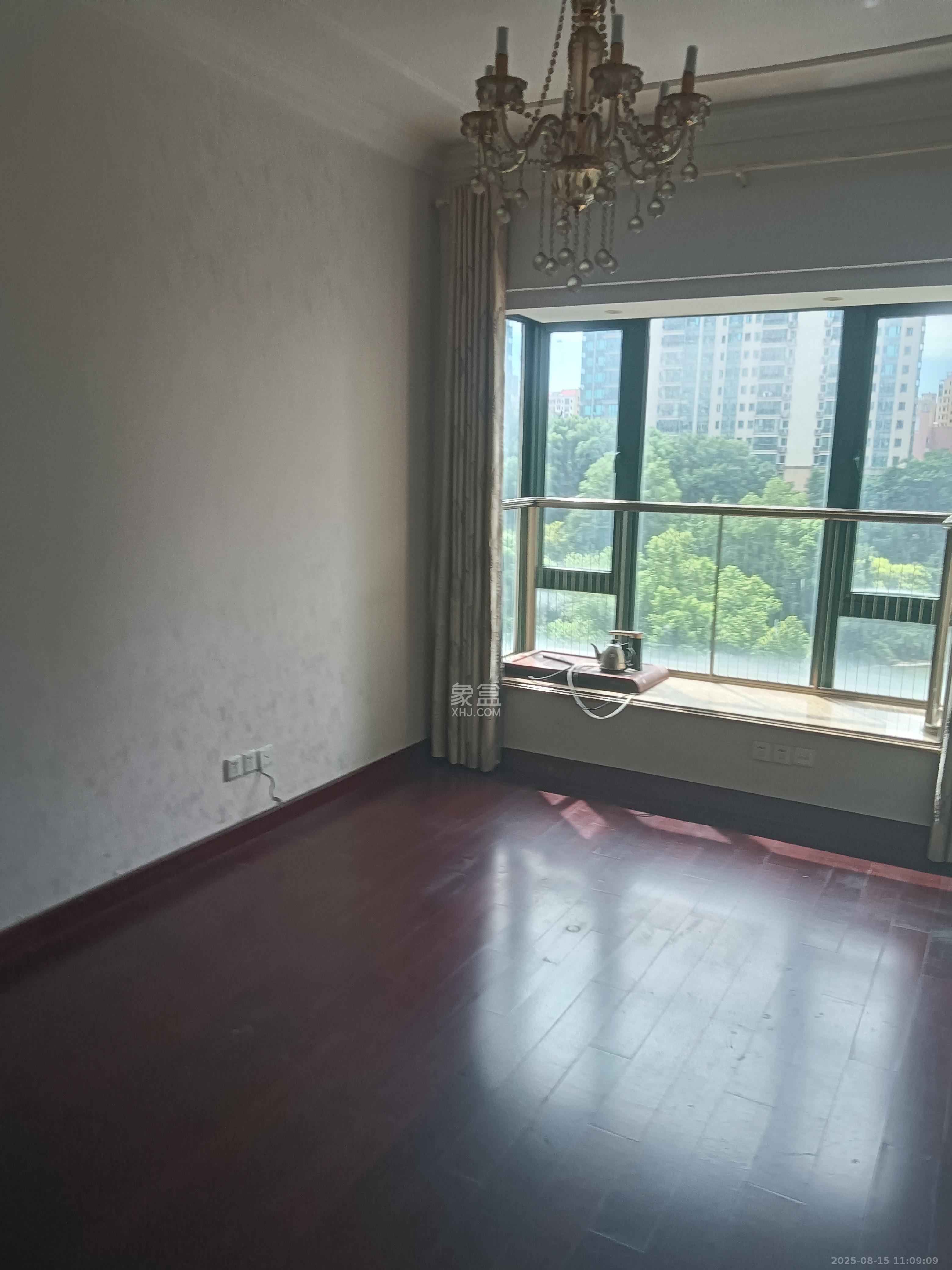 恒大雅苑 5室2厅1卫 5000.0元/月 恒大雅苑 5室2厅1卫 5000.0元/月室内图