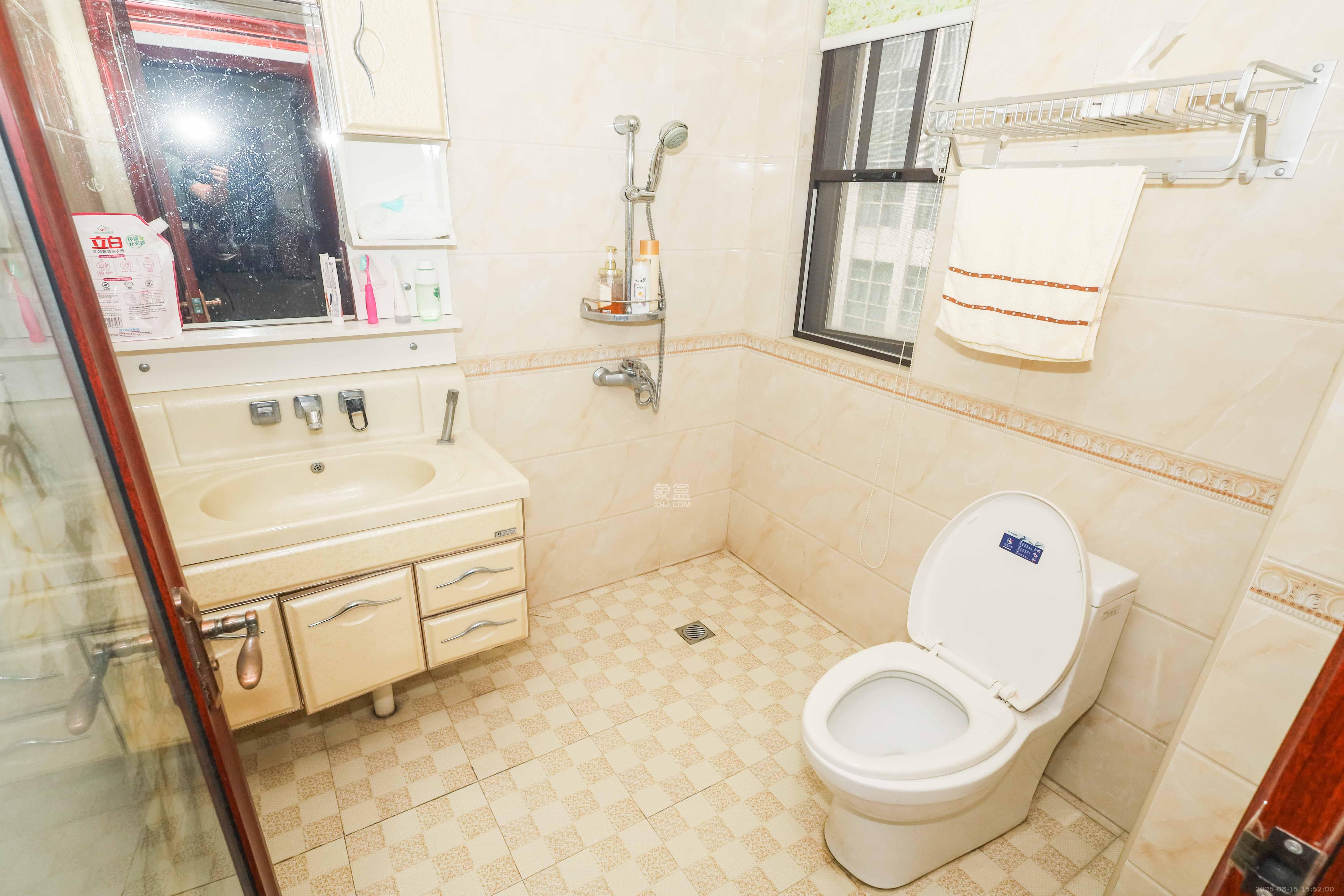 麓谷星辰  4室2厅2卫    120.0万 麓谷星辰  4室2厅2卫    120.0万卫生间