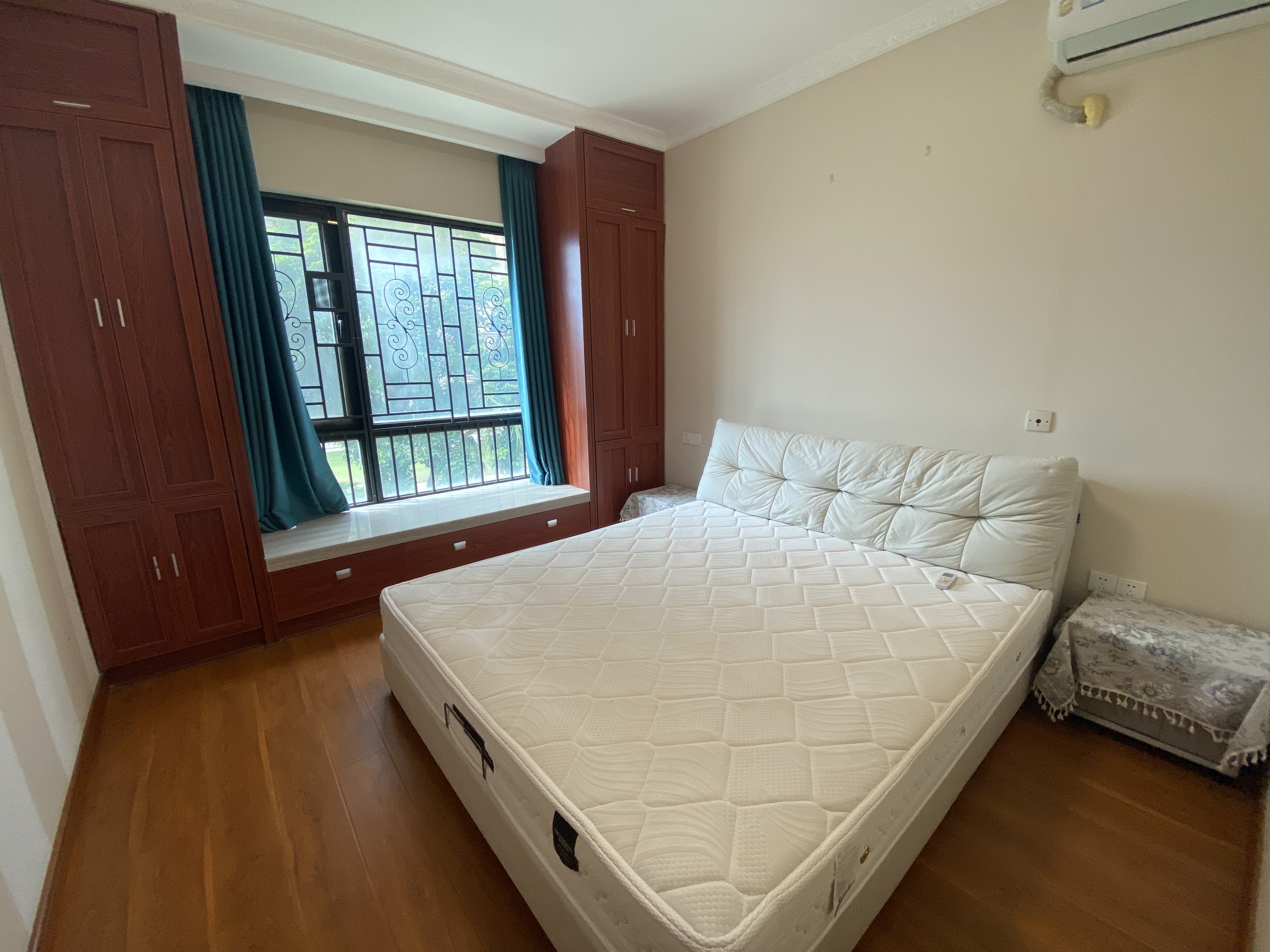 江畔人家 2室1厅1卫 2500.0元/月 江畔人家 2室1厅1卫 2500.0元/月室内图