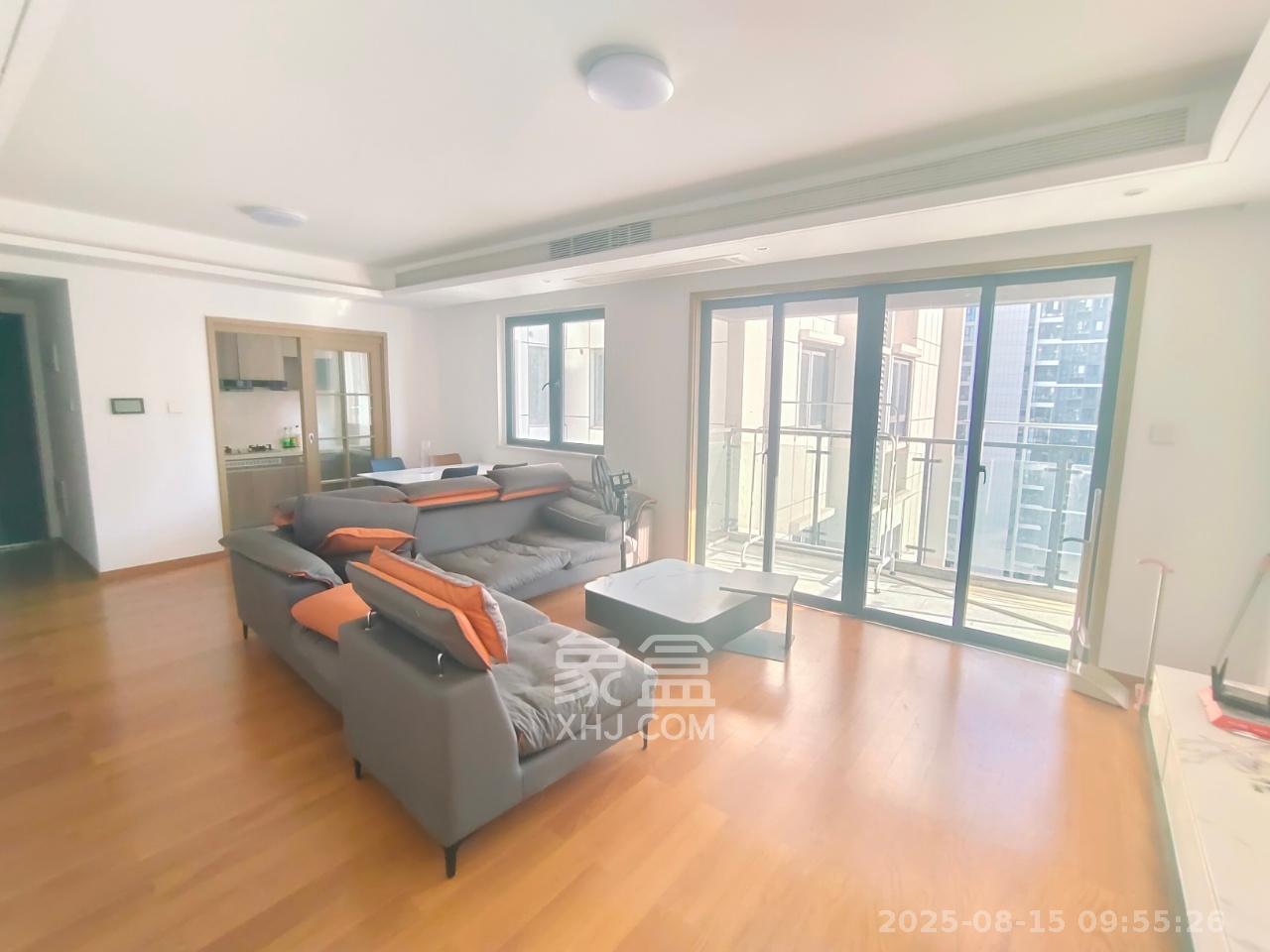 清控湖山雅居南区  4室1厅2卫   2800.00元/月