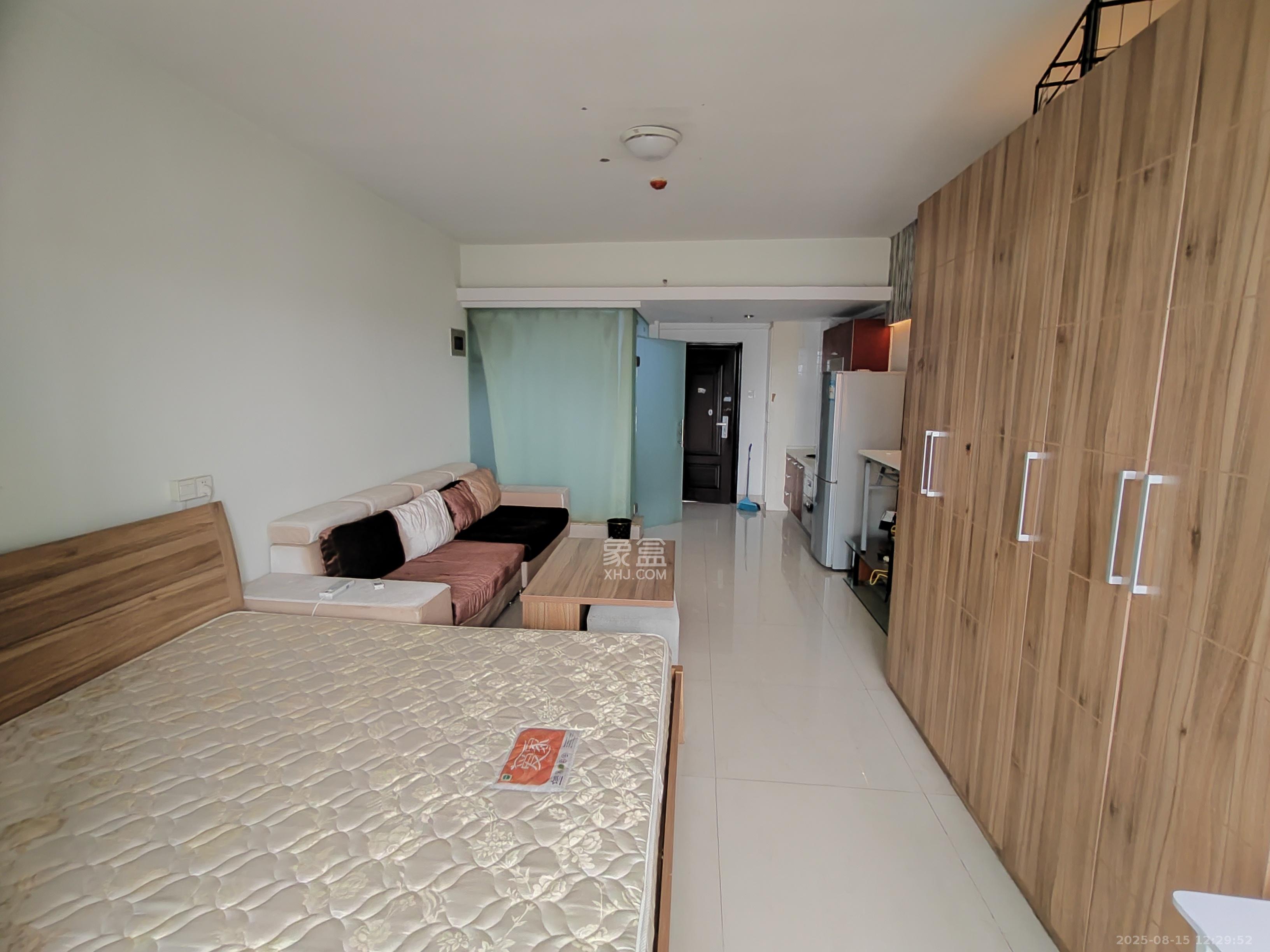 七彩丽都  1室1厅1卫    1800.0元/月 七彩丽都  1室1厅1卫    1800.0元/月室内图