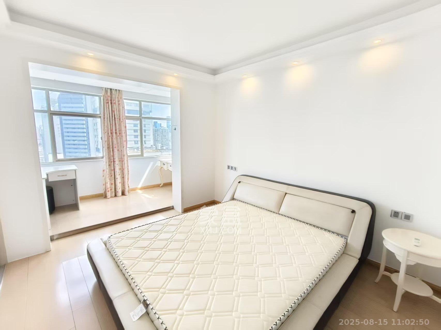 王府井公寓（福源公寓）  3室2厅2卫    5000.0元/月室内图