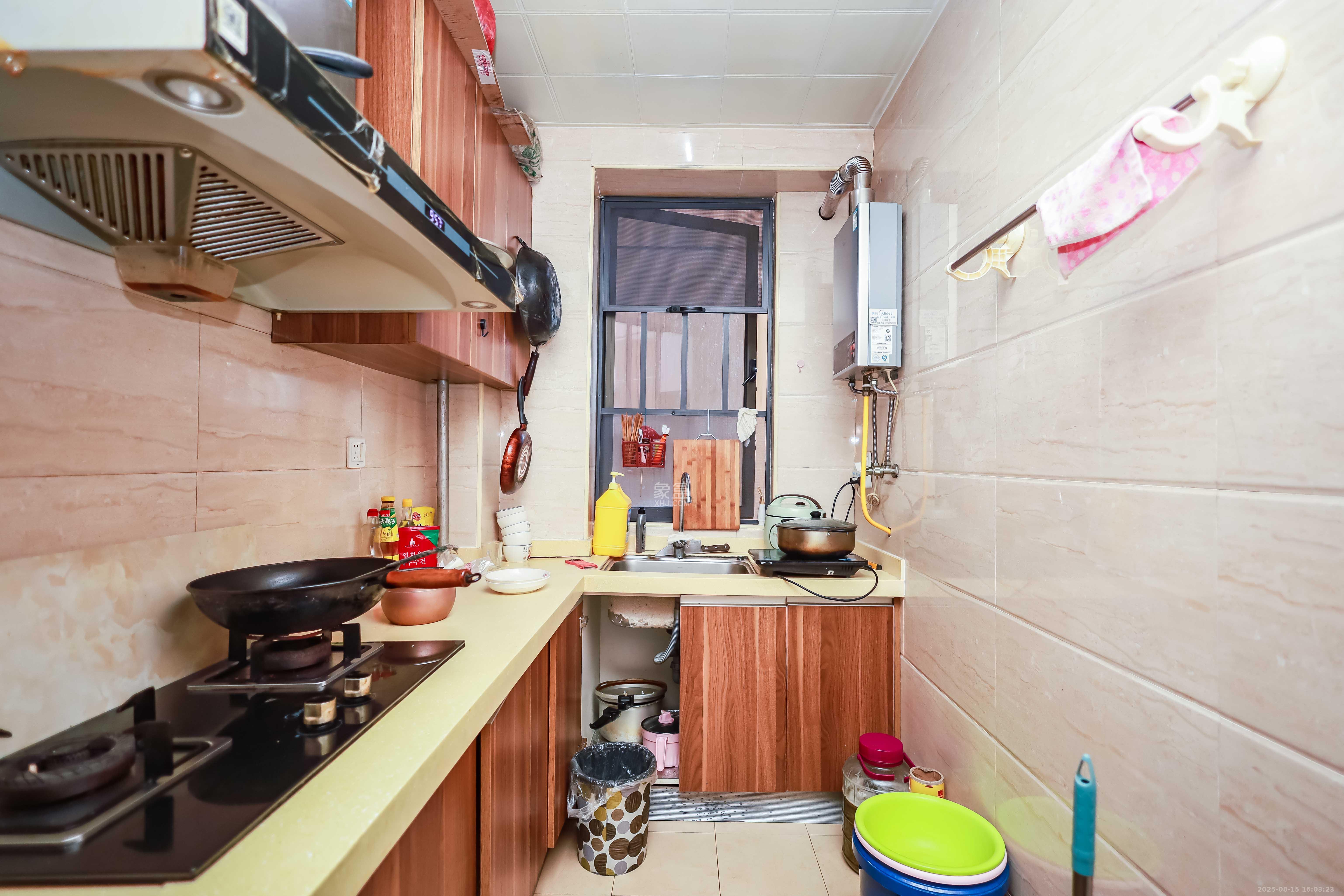 麓谷小镇  3室2厅1卫    53.8万厨房