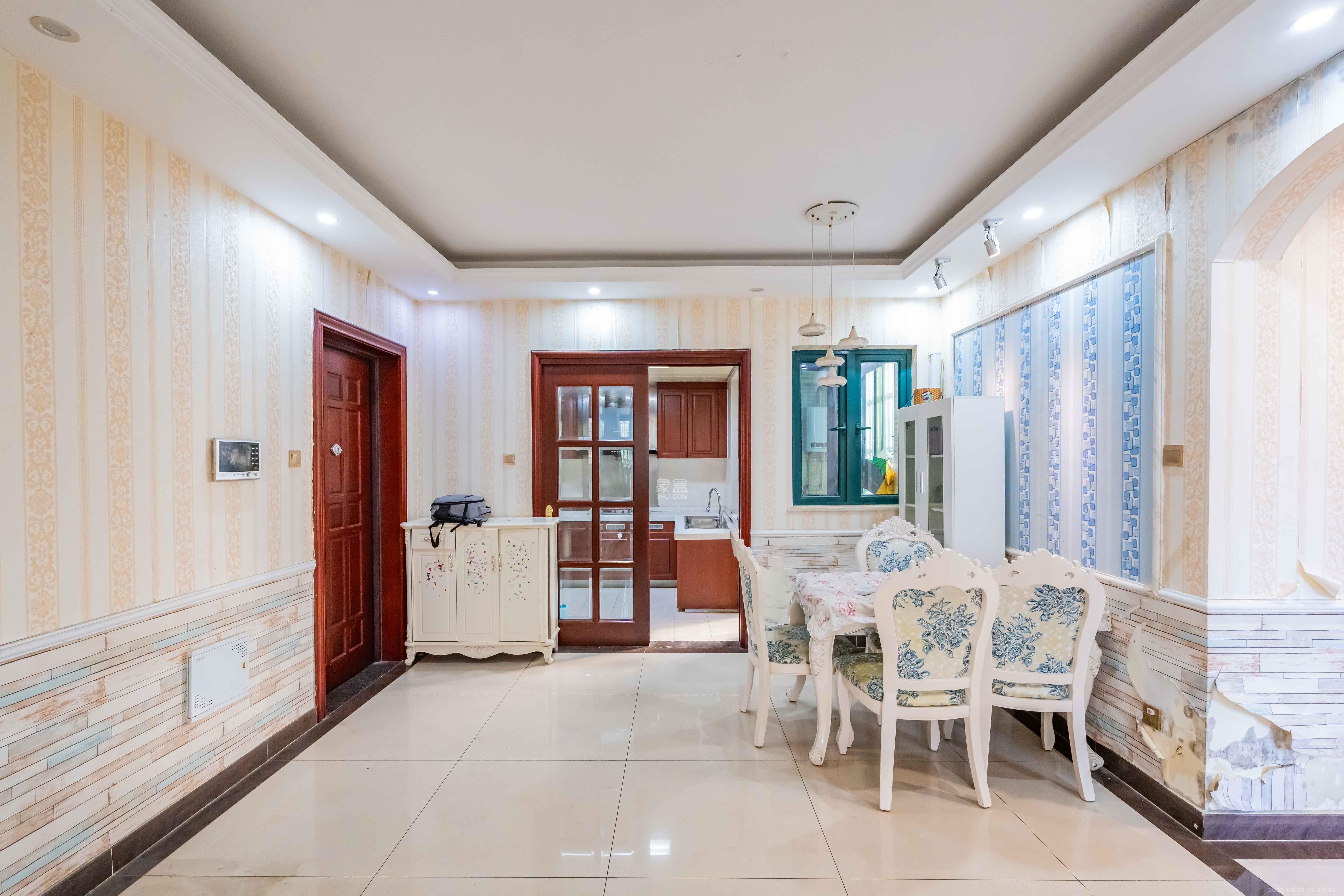 恒大雅苑 3室2厅1卫 2700.0元/月 恒大雅苑 3室2厅1卫 2700.0元/月室内图