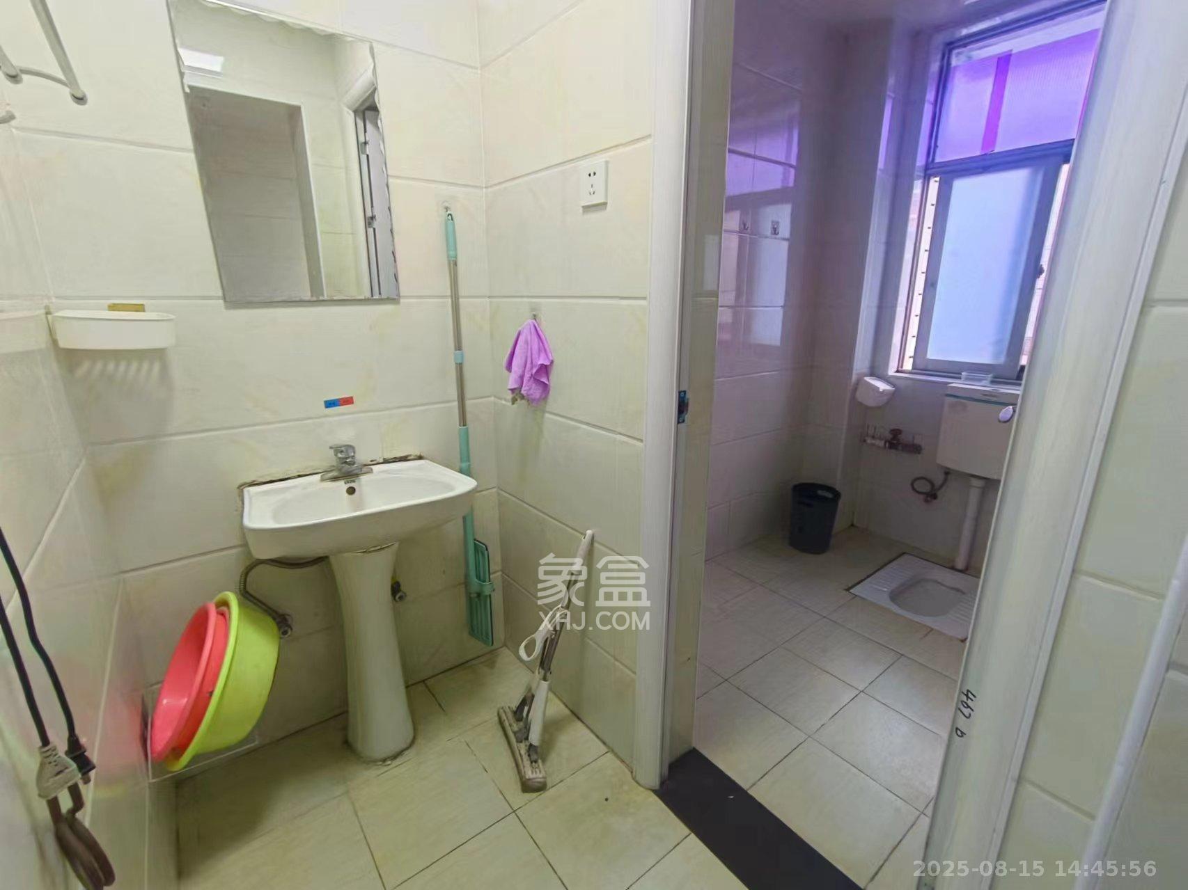 水泵厂宿舍  3室1厅1卫   1800.00元/月室内图