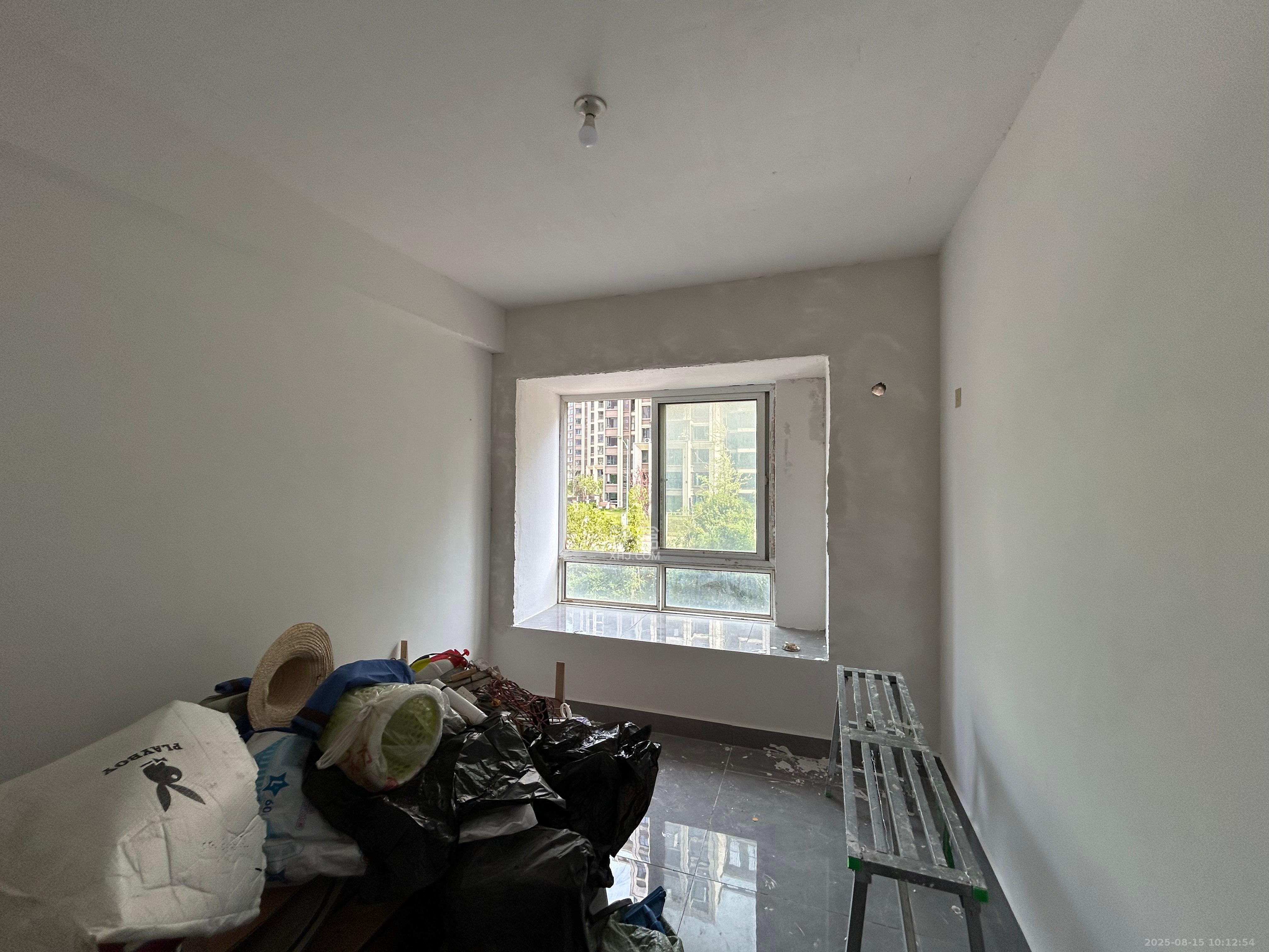 山水湾  4室2厅2卫    2200.0元/月室内图