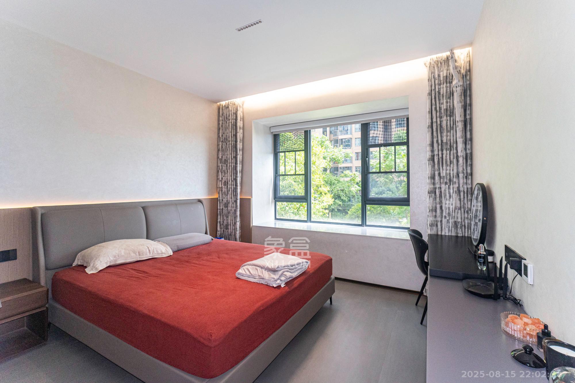 运达锦绣广场  4室2厅2卫    215.0万卧室