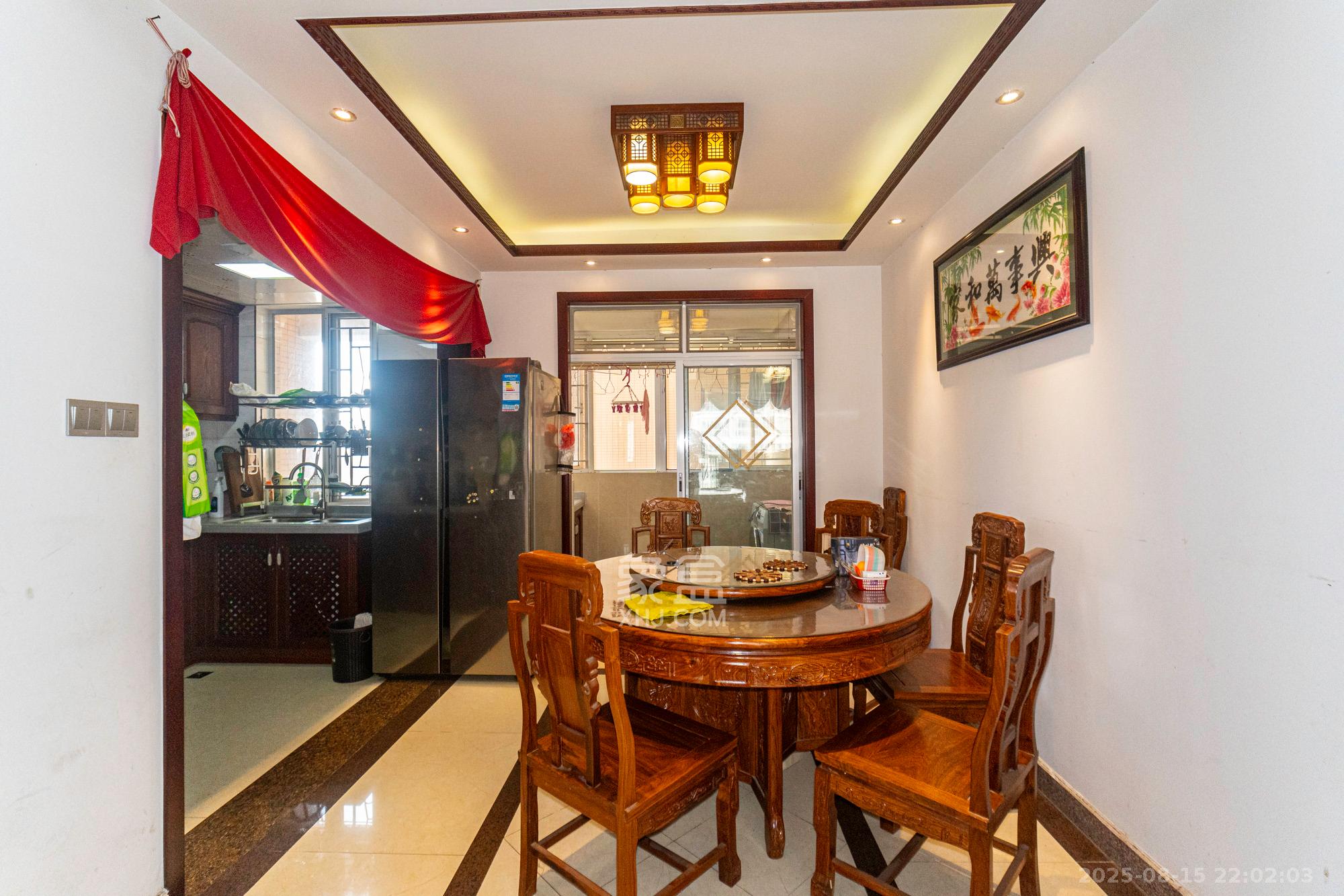 恒广国际景园一二区  4室2厅2卫    131.0万 恒广国际景园一二区  4室2厅2卫    131.0万客厅