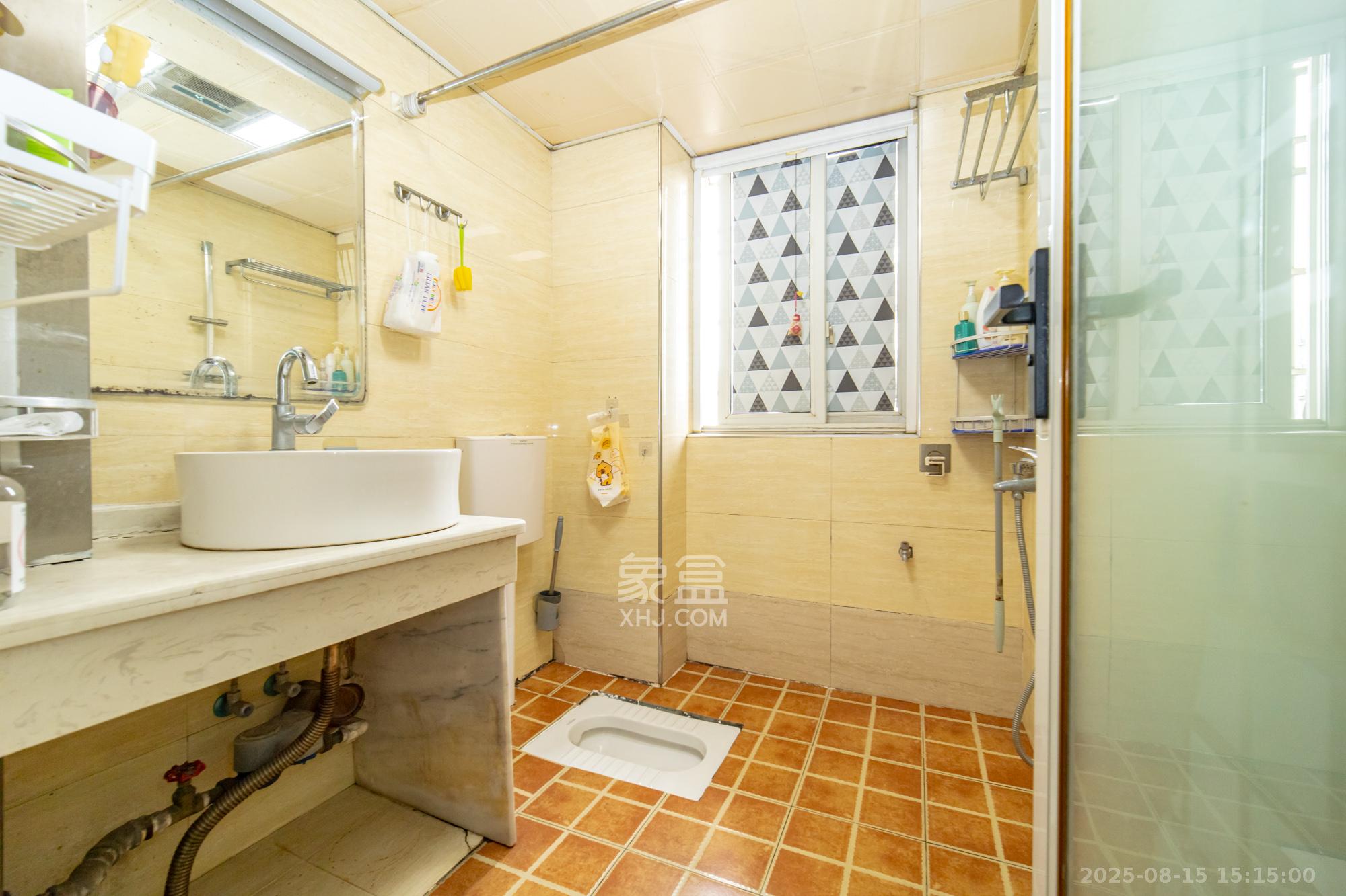 筑梦佳园  3室2厅1卫    59.8万卫生间