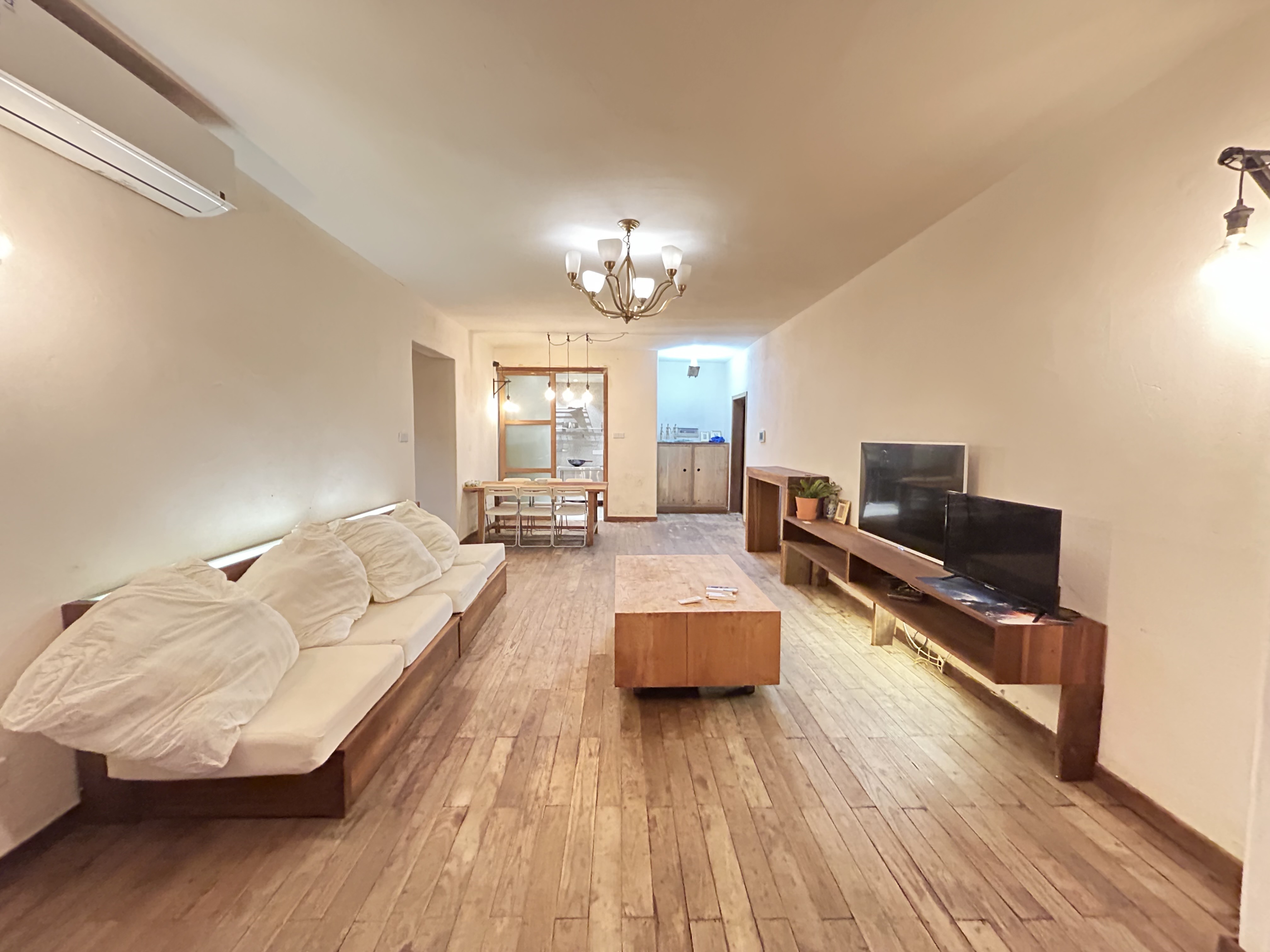 逸臣中央 3室2厅2卫 2000.0元/月 逸臣中央 3室2厅2卫 2000.0元/月室内图