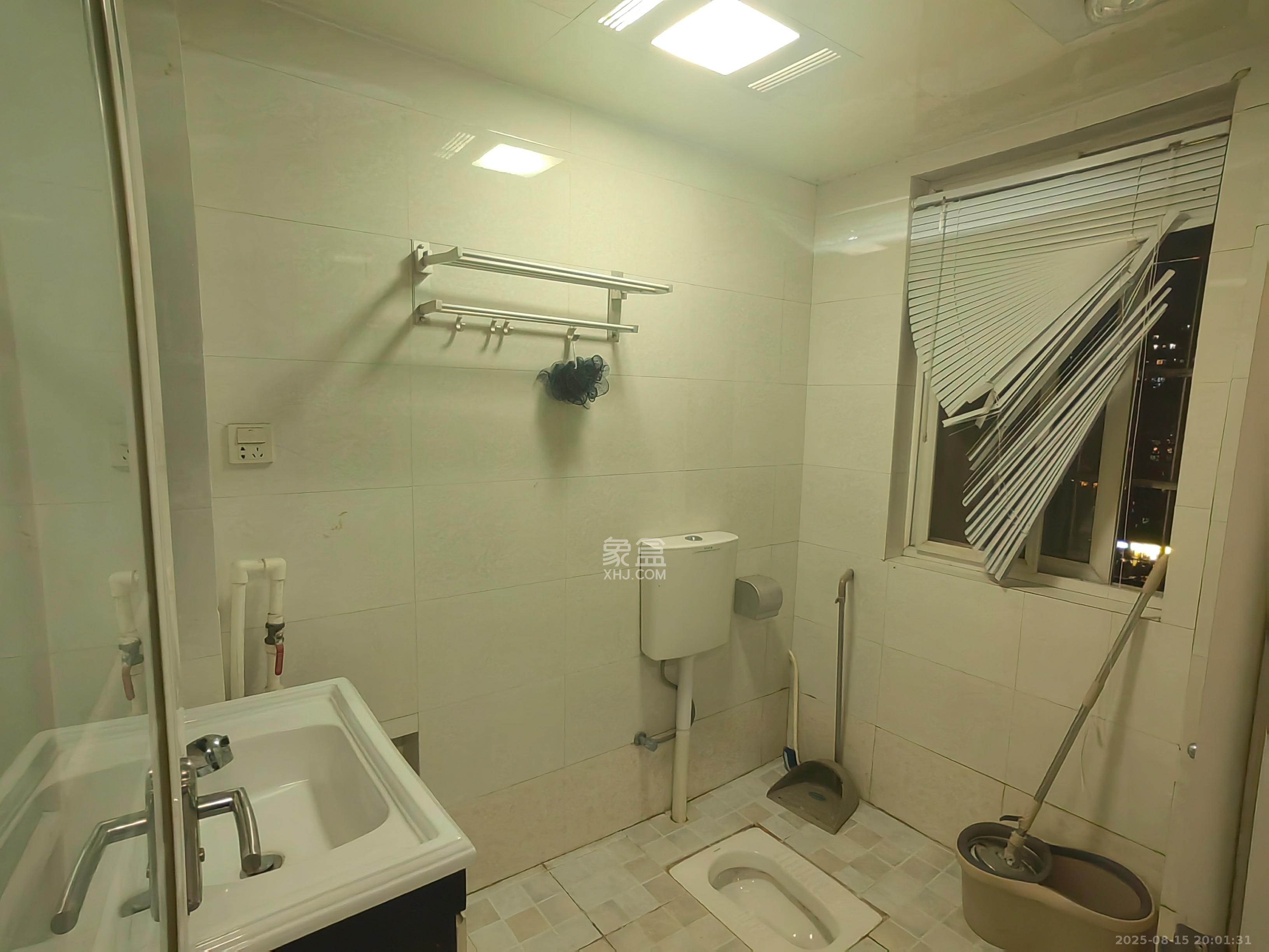 鑫兴佳园 3室2厅1卫 2900.0元/月 鑫兴佳园 3室2厅1卫 2900.0元/月室内图