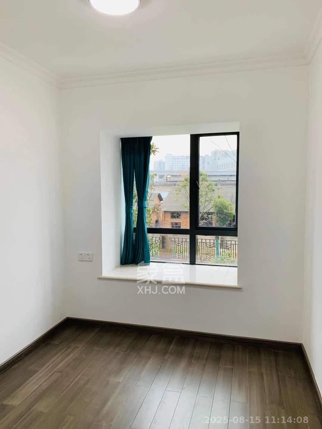 振业城三期  4室2厅2卫    4500.0元/月室内图