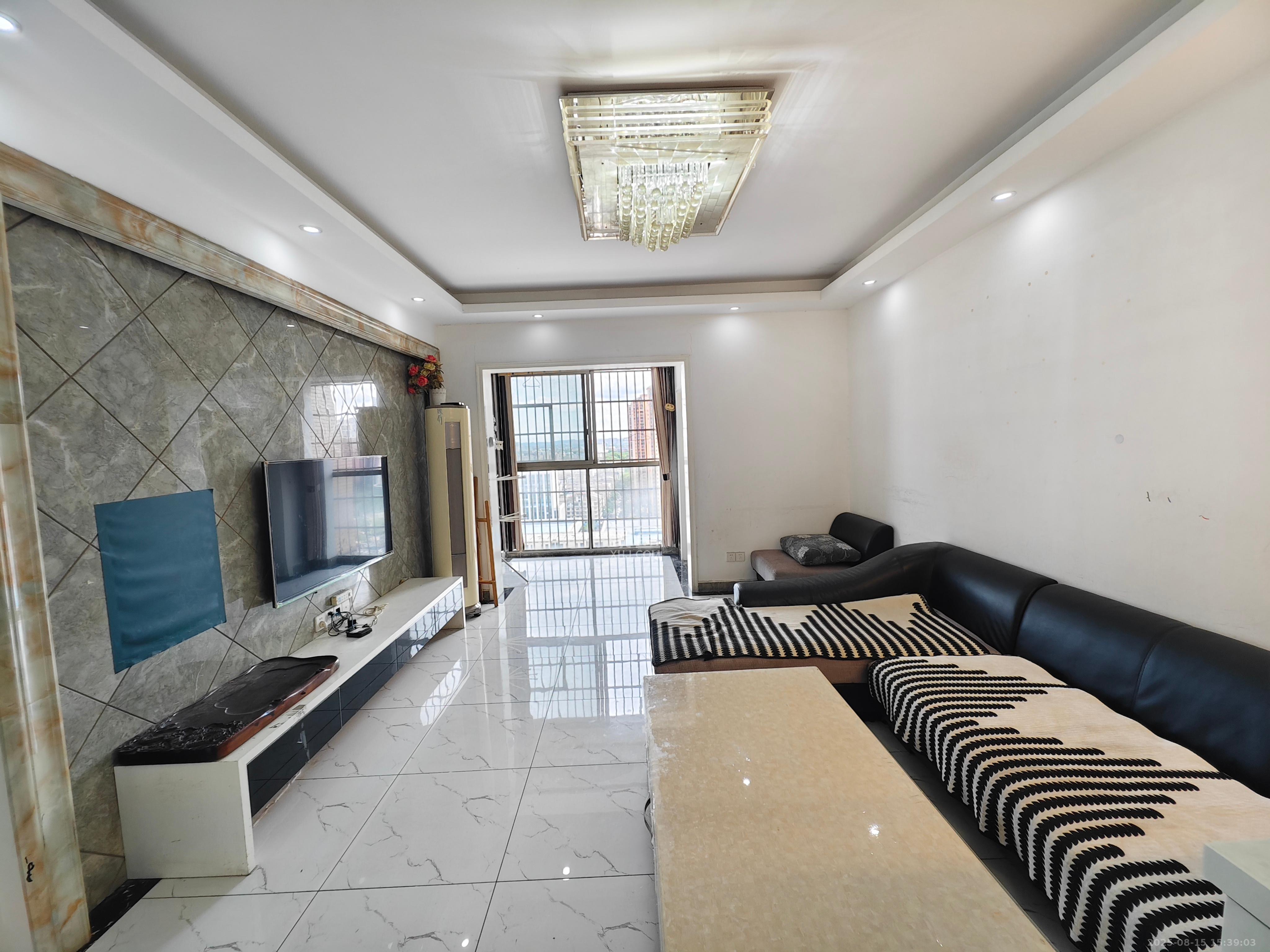 和泉嘉园  3室2厅2卫    2000.0元/月室内图