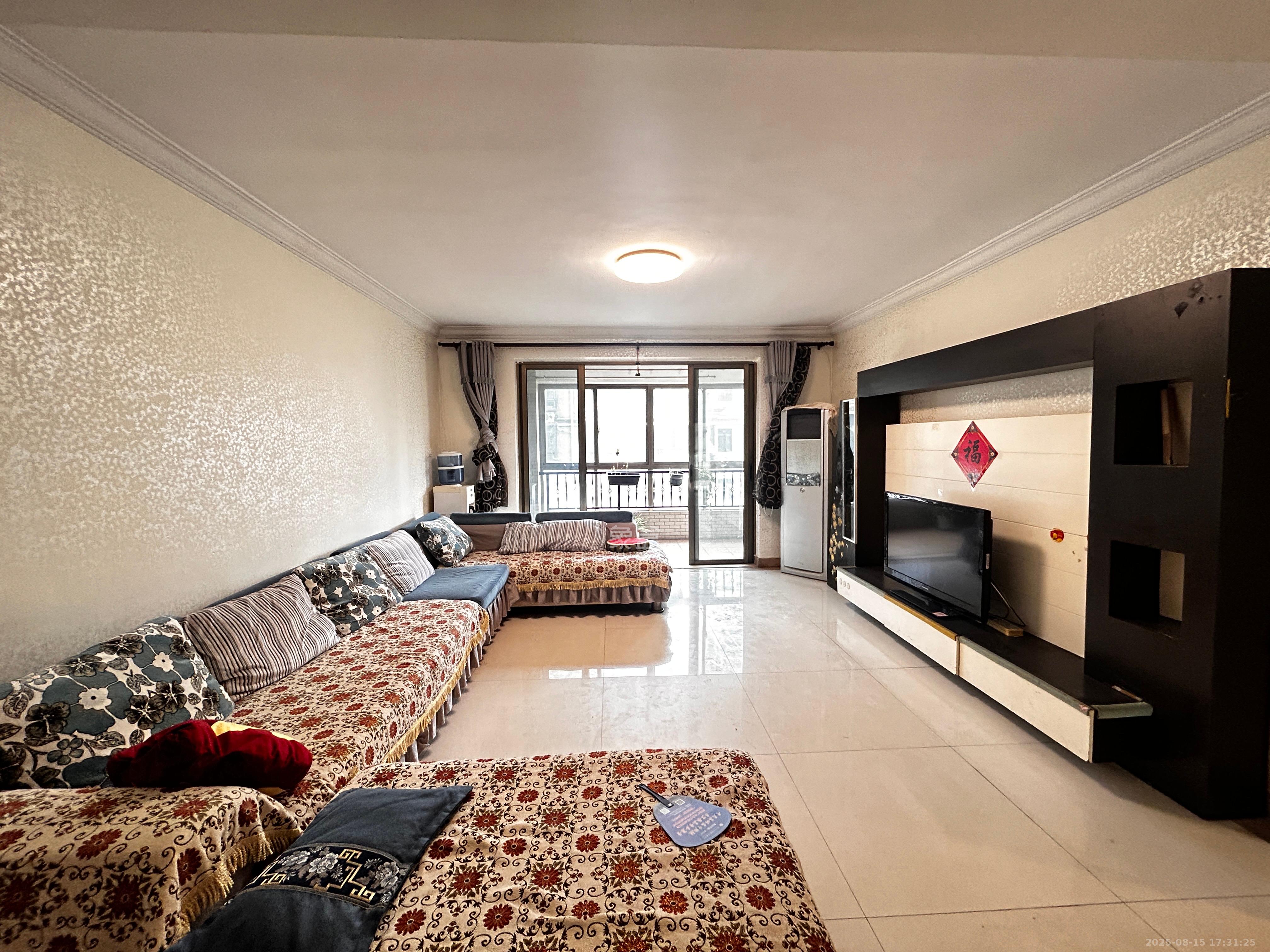 江山帝景雅典  3室2厅2卫    2200.0元/月 江山帝景雅典  3室2厅2卫    2200.0元/月室内图