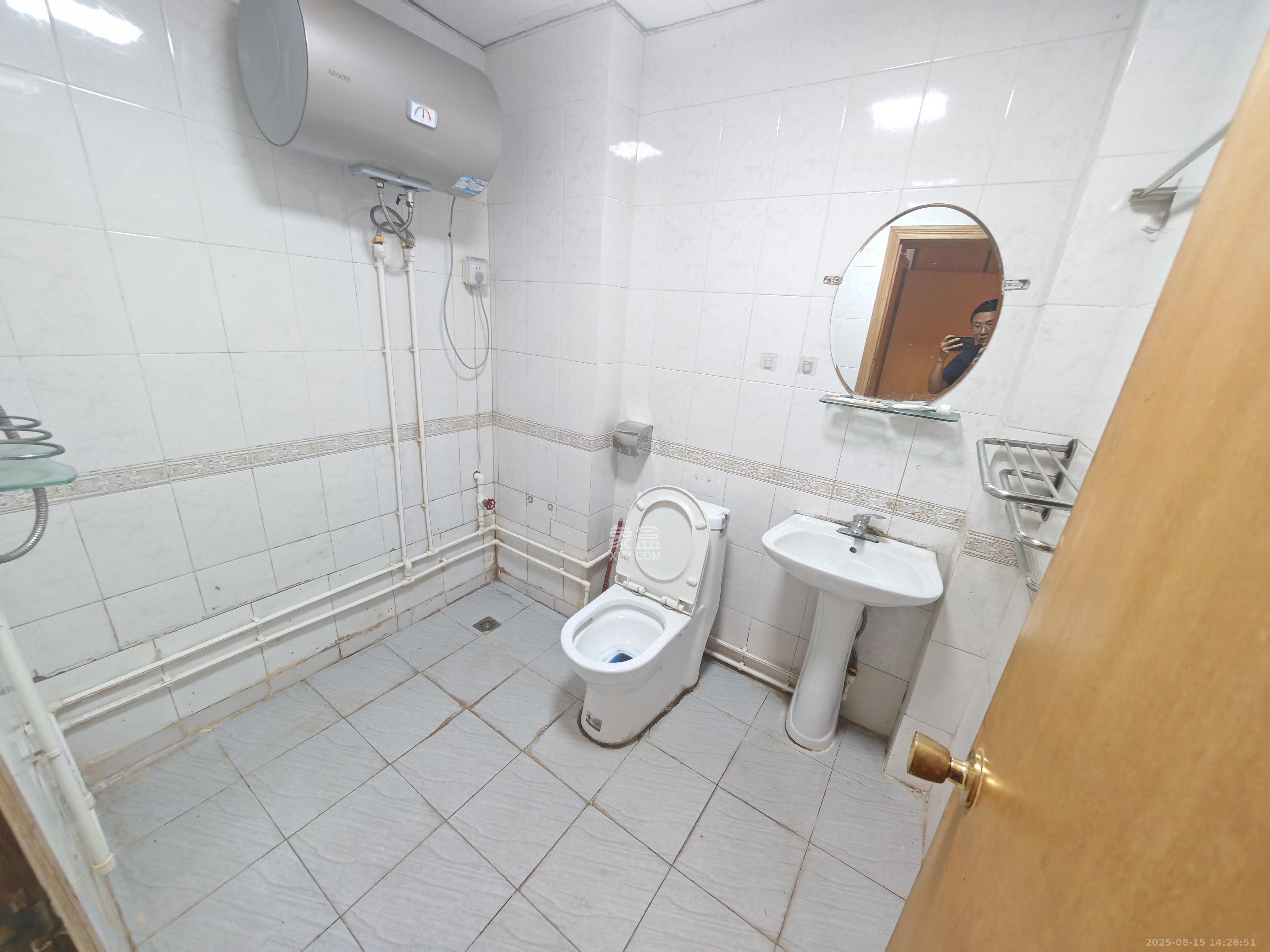 学院新村  2室2厅1卫    4600.0元/月室内图