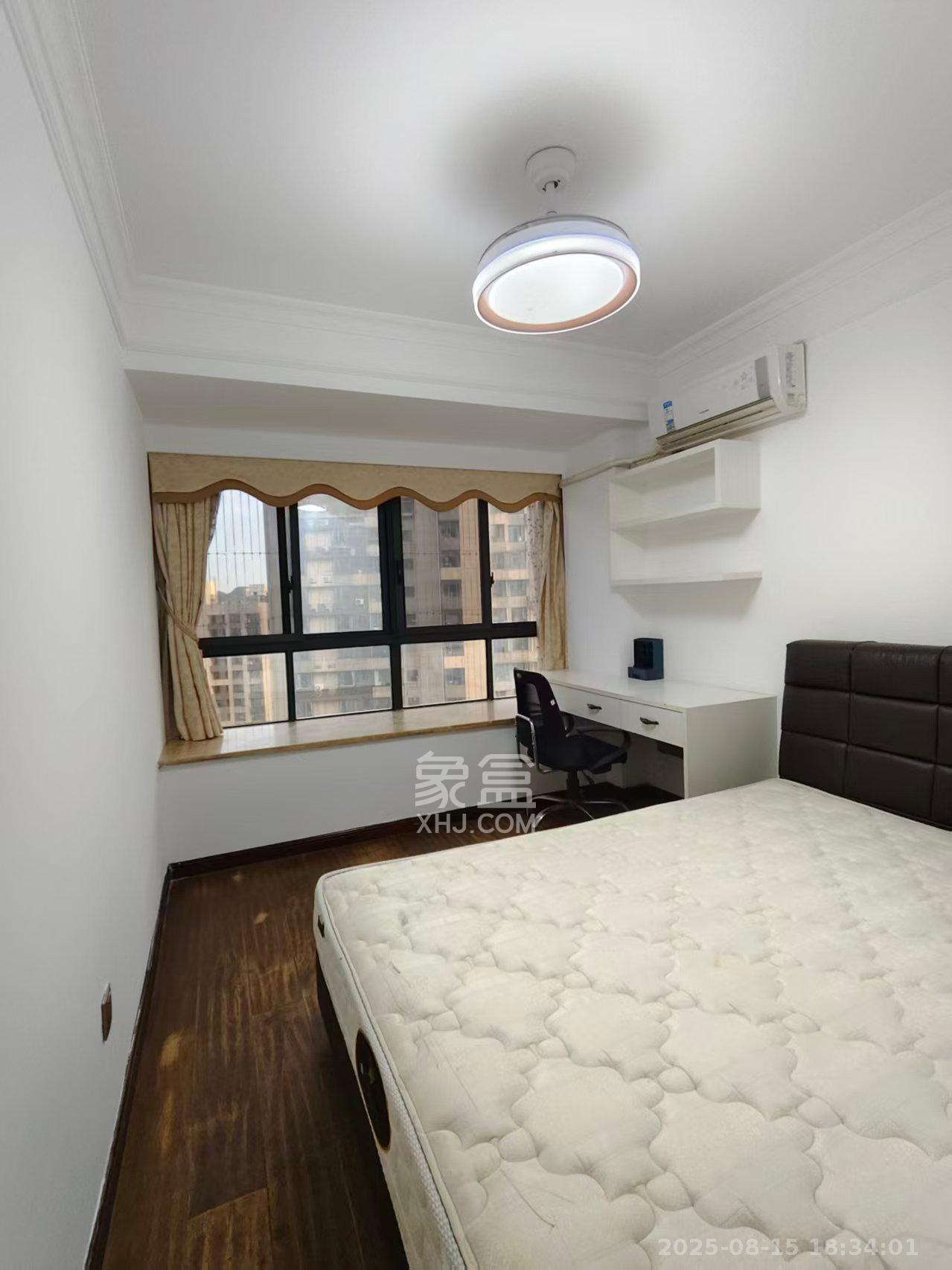 长房时代城 4室2厅2卫 4800.0元/月 长房时代城 4室2厅2卫 4800.0元/月室内图