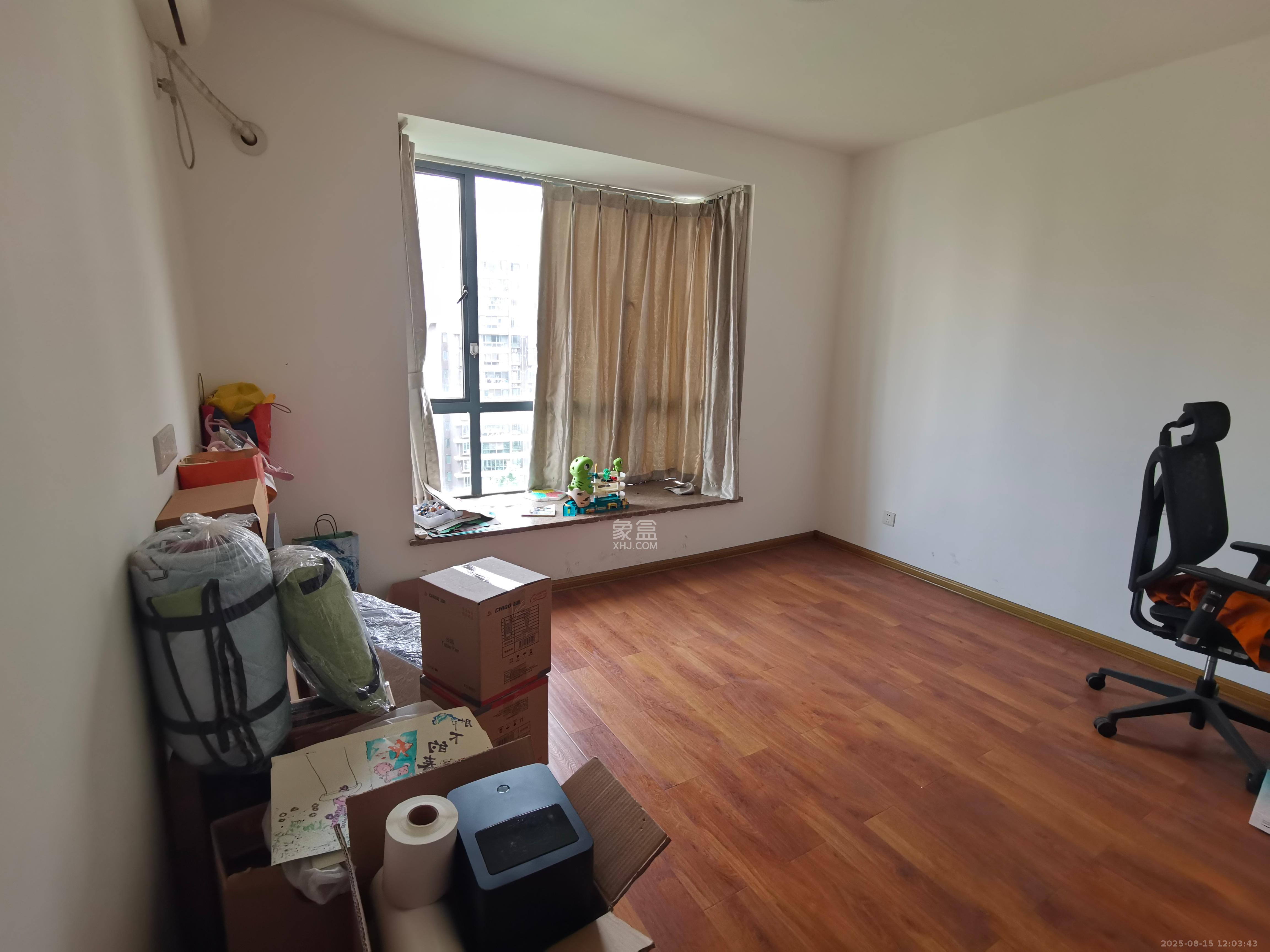 西子花苑 3室2厅2卫 2800.0元/月 西子花苑 3室2厅2卫 2800.0元/月室内图