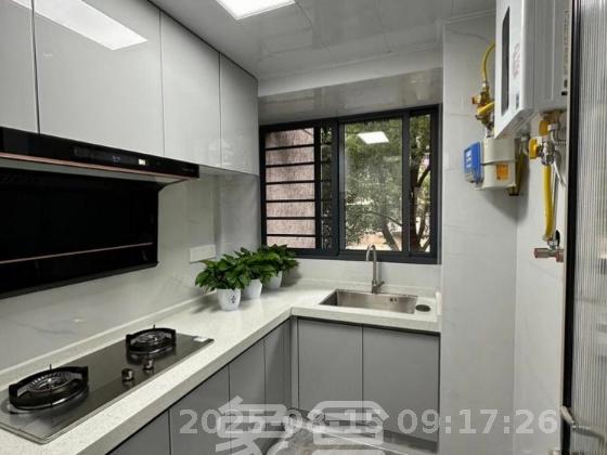 雅礼中学宿舍楼 4室2厅1卫 6000.0元/月 雅礼中学宿舍楼 4室2厅1卫 6000.0元/月室内图