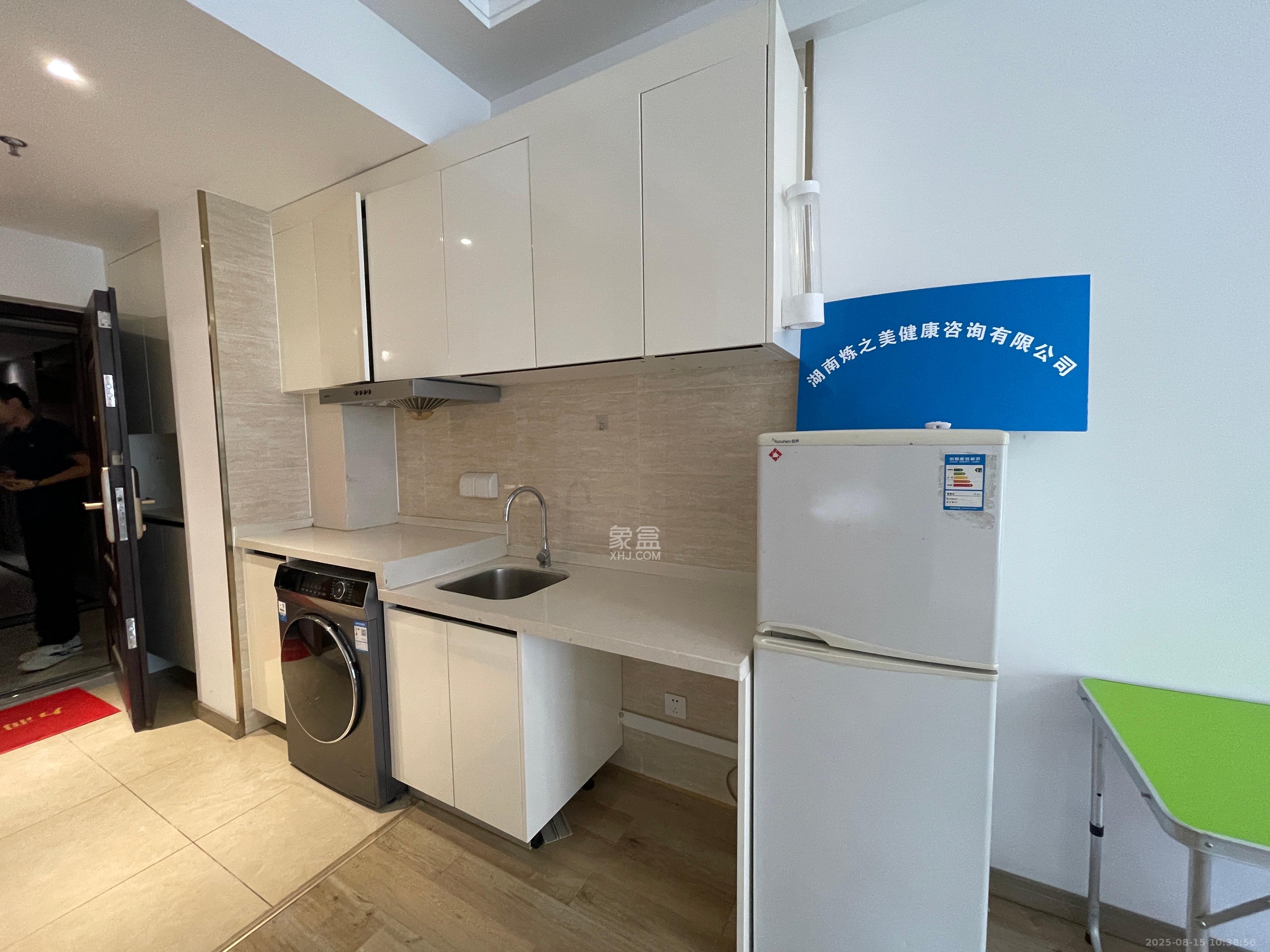 万润时光里  1室0厅0卫    1700.0元/月室内图