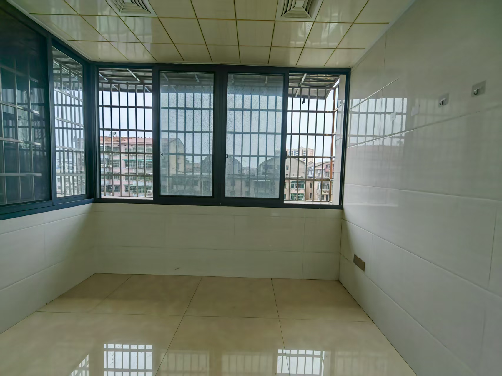 福泽大厦 3室2厅2卫 3000.0元/月 福泽大厦 3室2厅2卫 3000.0元/月室内图