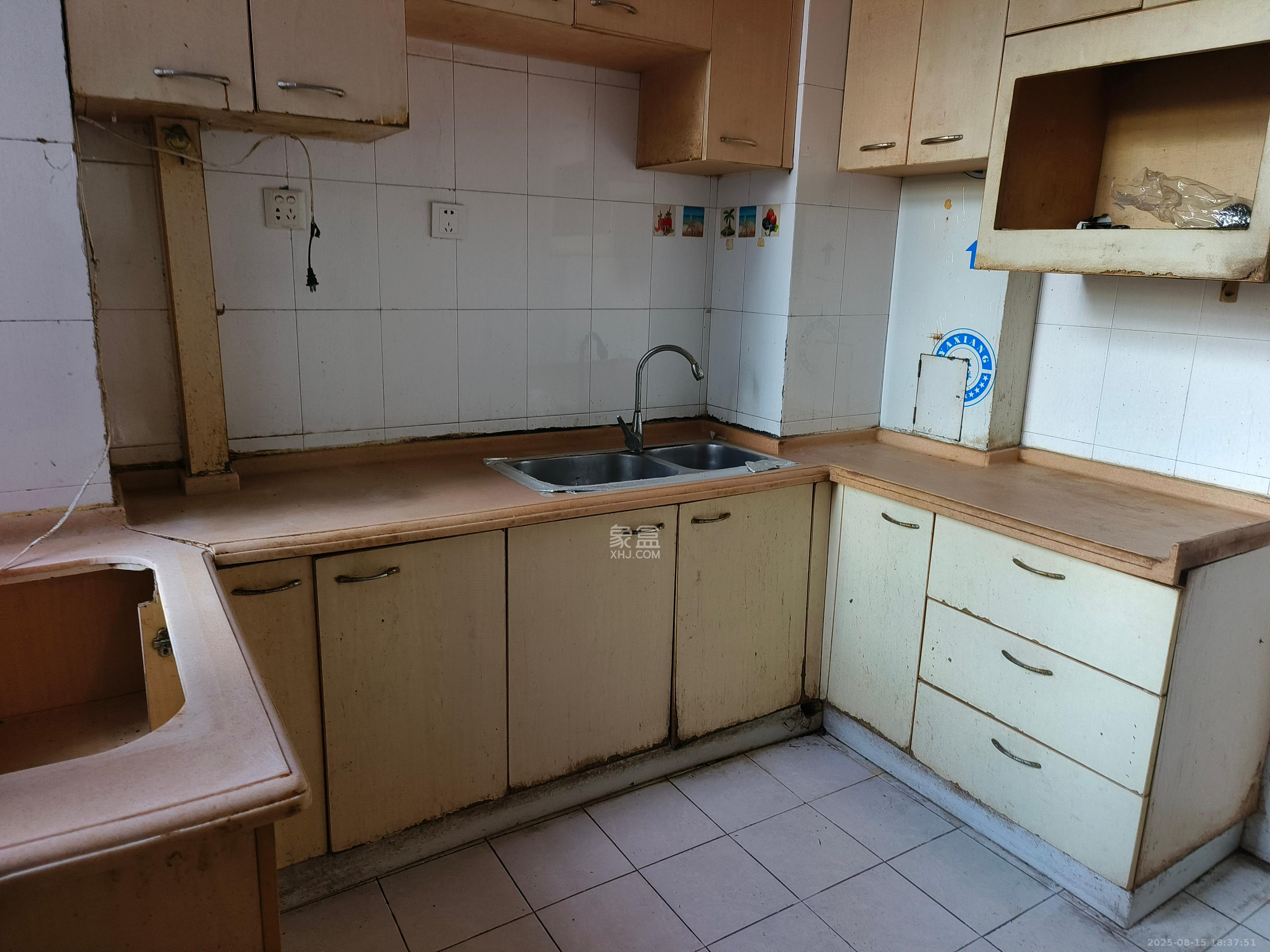 金泉公寓 3室2厅2卫 2000.0元/月 金泉公寓 3室2厅2卫 2000.0元/月室内图