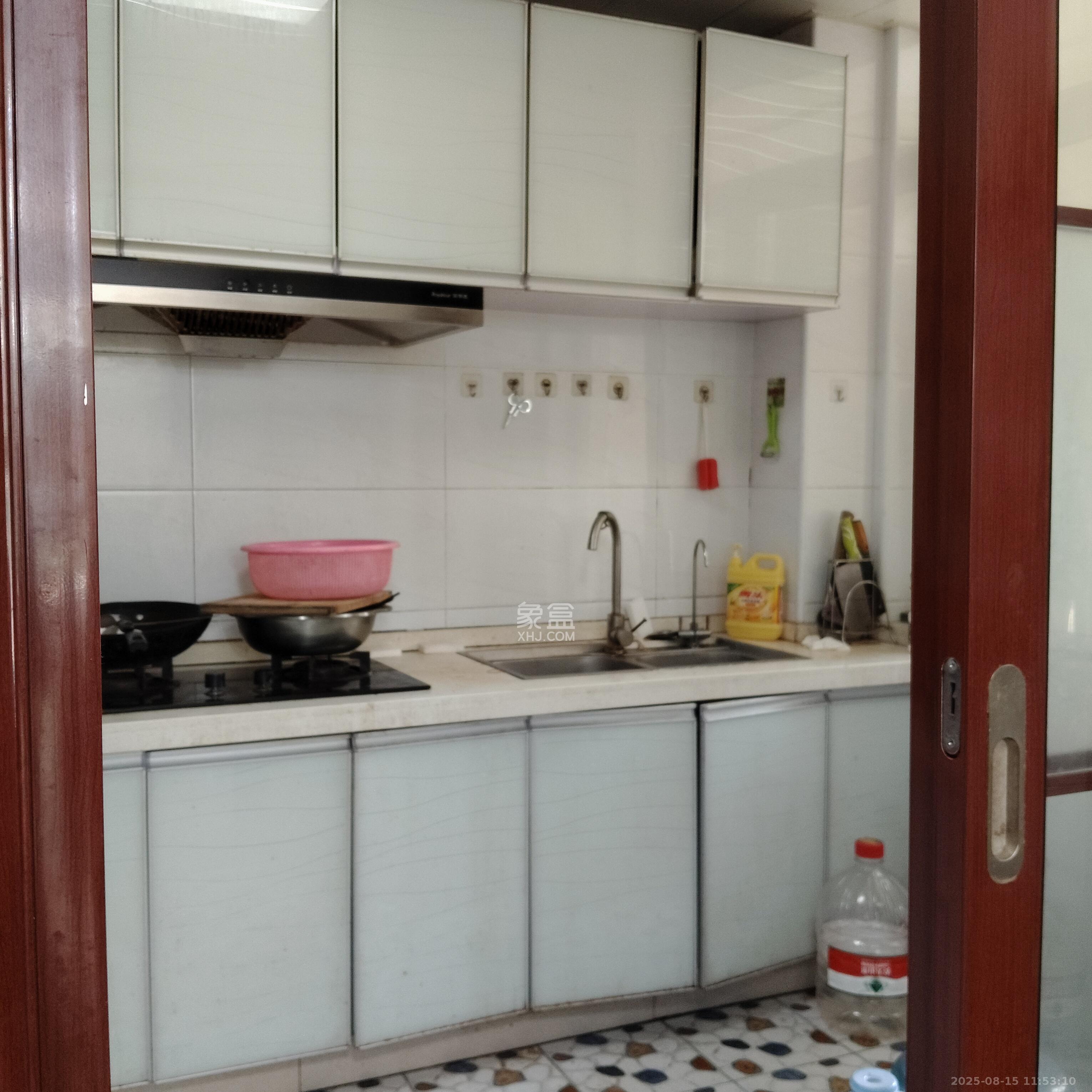 和润园一、二期  3室2厅2卫    2400.0元/月室内图