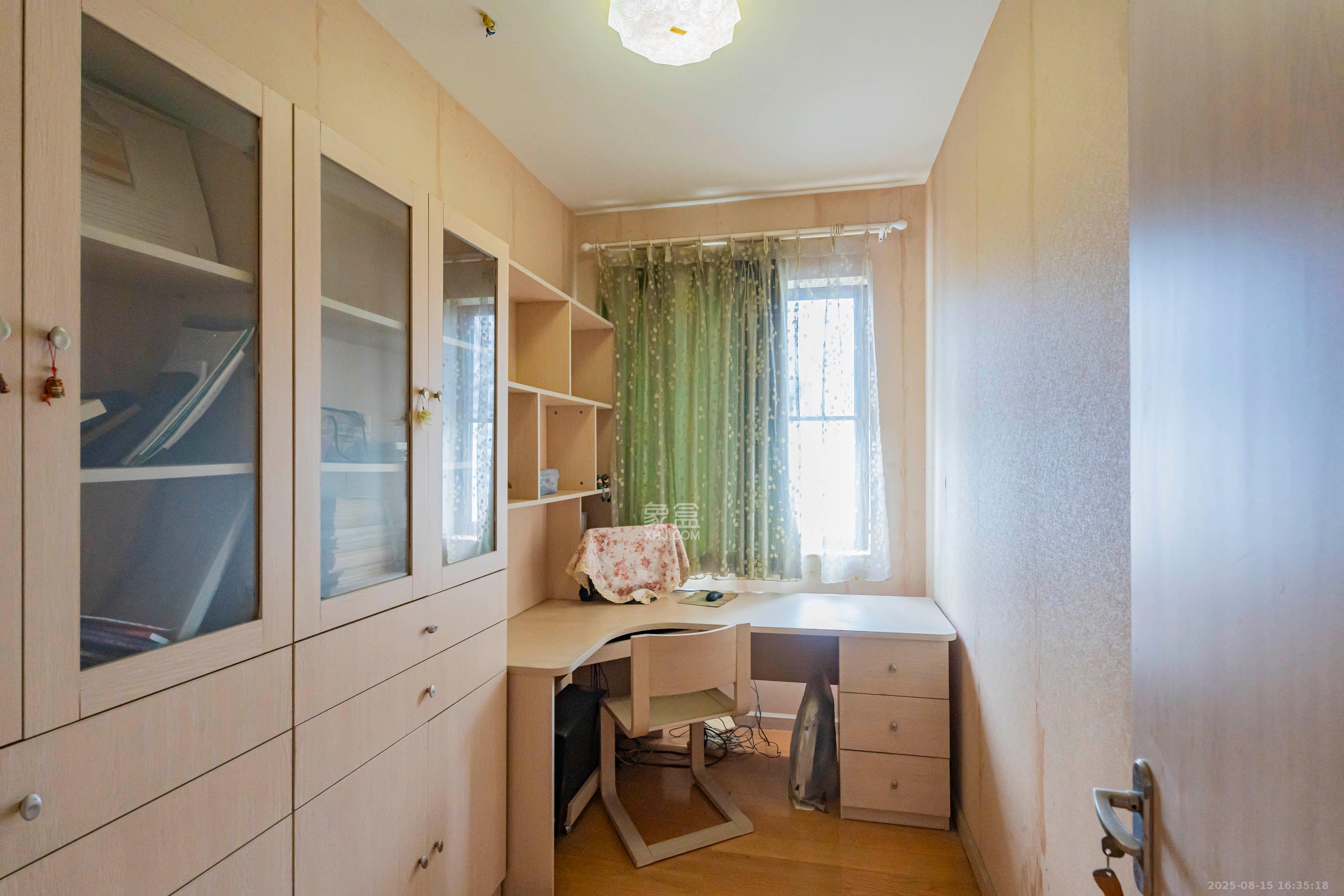 盛世美居荷园 3室2厅1卫 110.0万 盛世美居荷园 3室2厅1卫 110.0万卧室