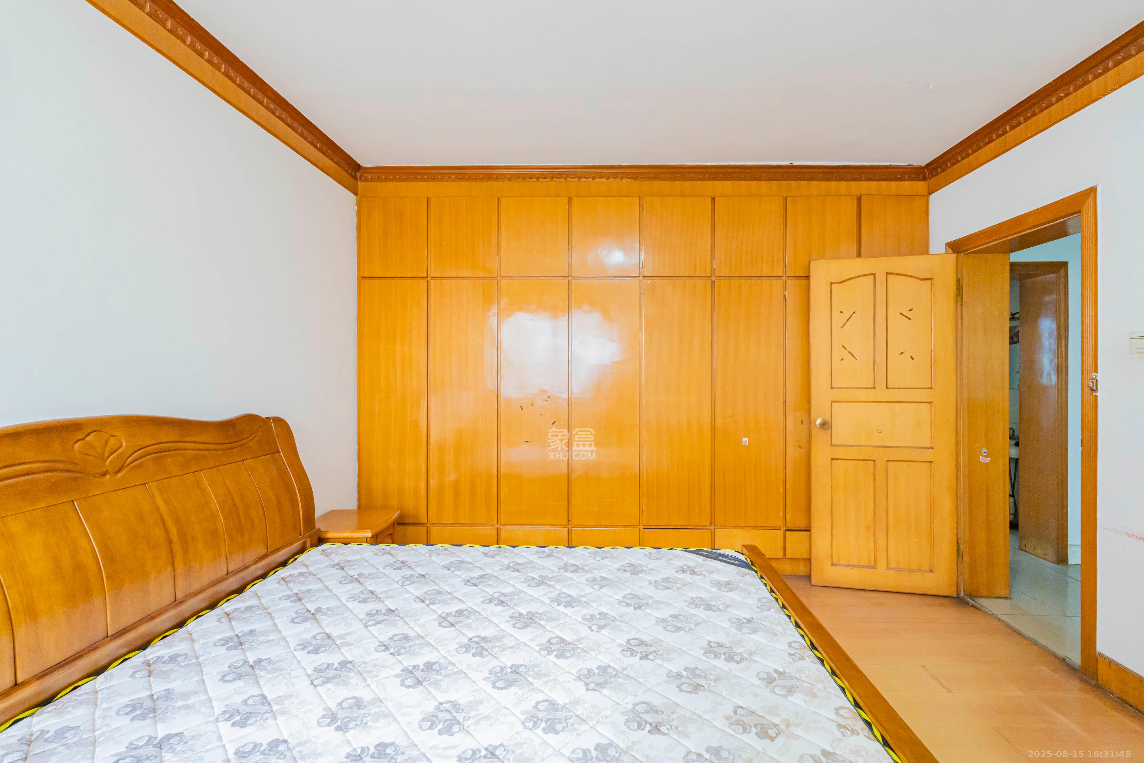 金帆小区  2室2厅1卫    45.5万 金帆小区  2室2厅1卫    45.5万卧室