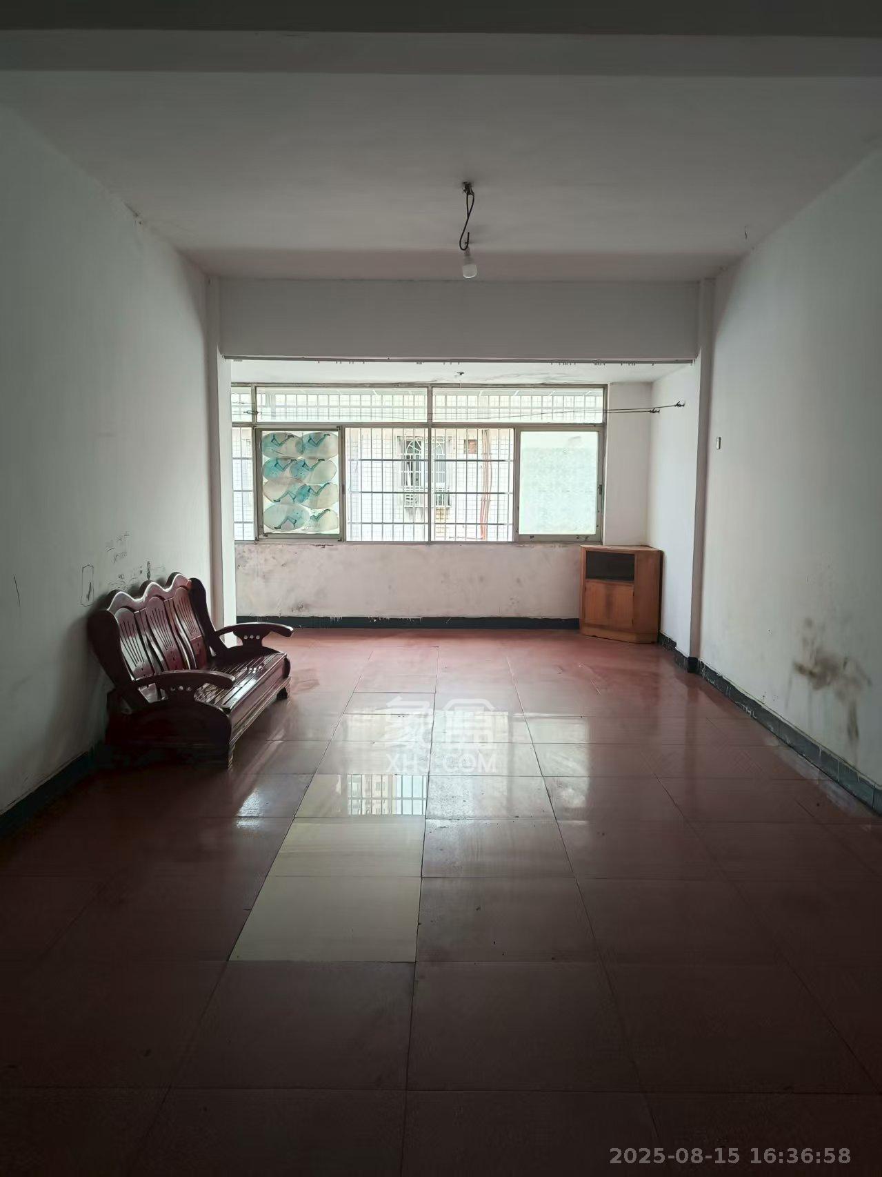 高桥日化城 3室2厅1卫 1800.0元/月 高桥日化城 3室2厅1卫 1800.0元/月室内图