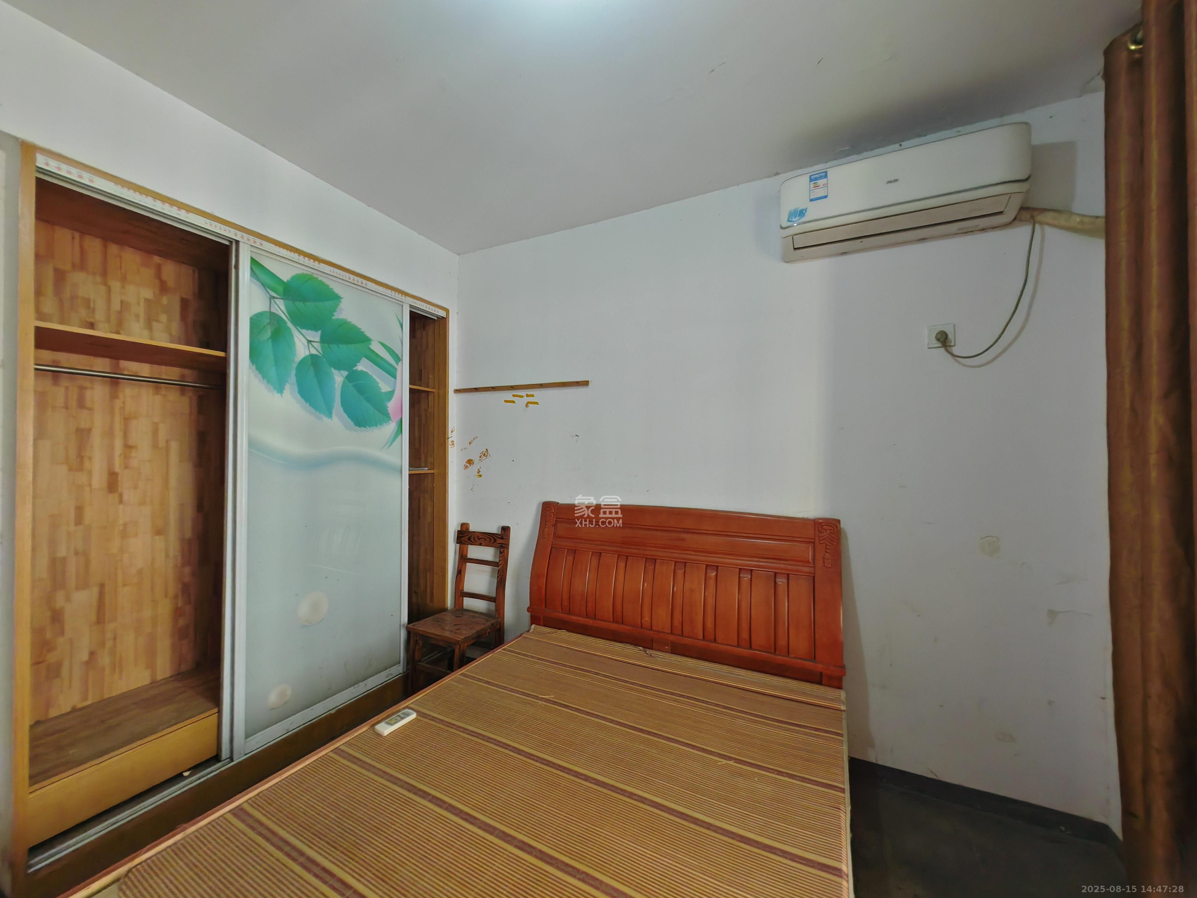 德润园 2室2厅1卫 1500.0元/月 德润园 2室2厅1卫 1500.0元/月室内图