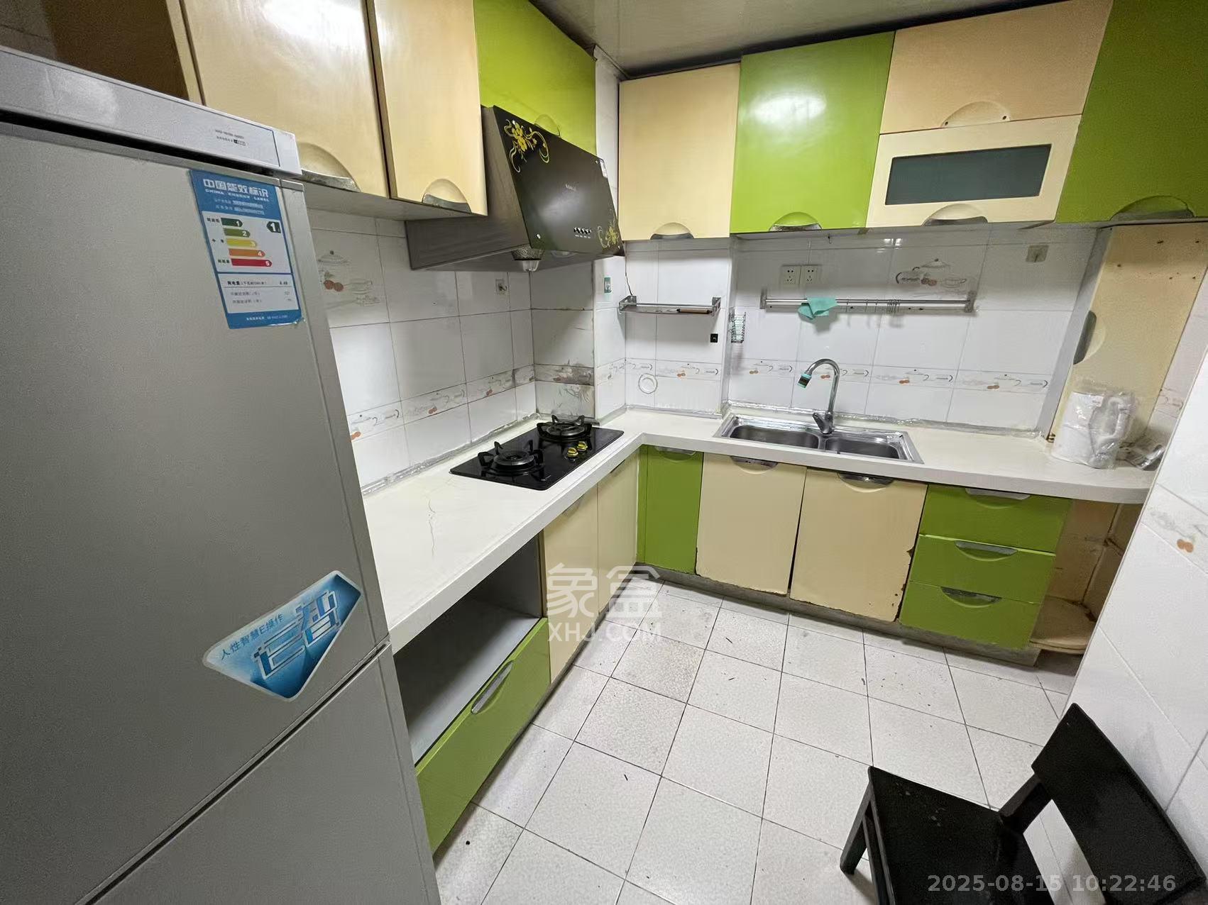 嘉逸名庭  2室2厅1卫    2300.0元/月 嘉逸名庭  2室2厅1卫    2300.0元/月室内图