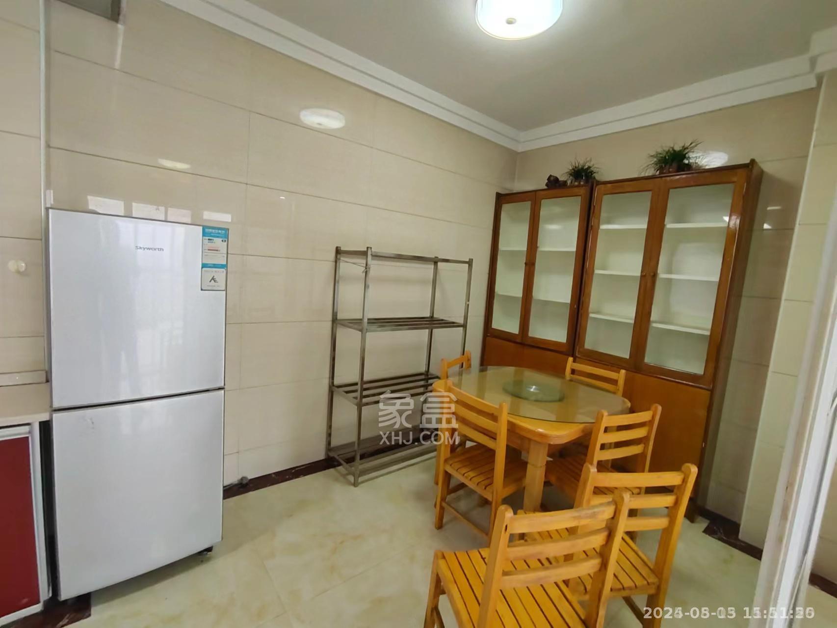 文化园三期 3室2厅2卫 1800.0元/月 文化园三期 3室2厅2卫 1800.0元/月室内图