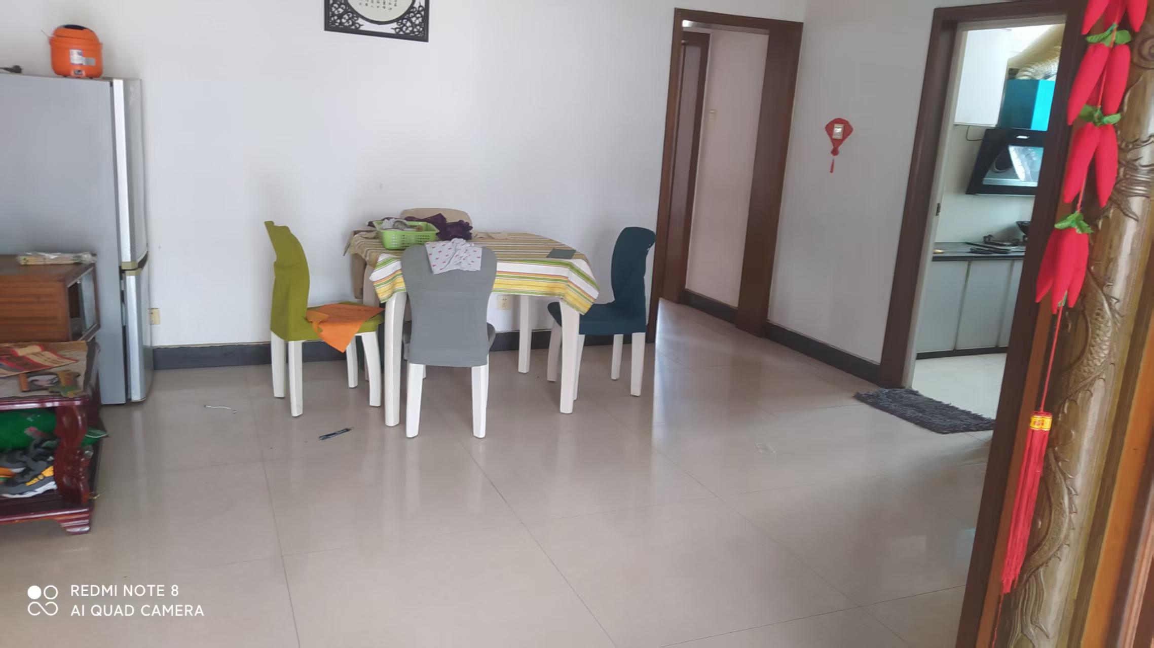 加州阳光小区(吉星阳光) 3室2厅2卫 1300.0元/月 加州阳光小区(吉星阳光) 3室2厅2卫 1300.0元/月室内图