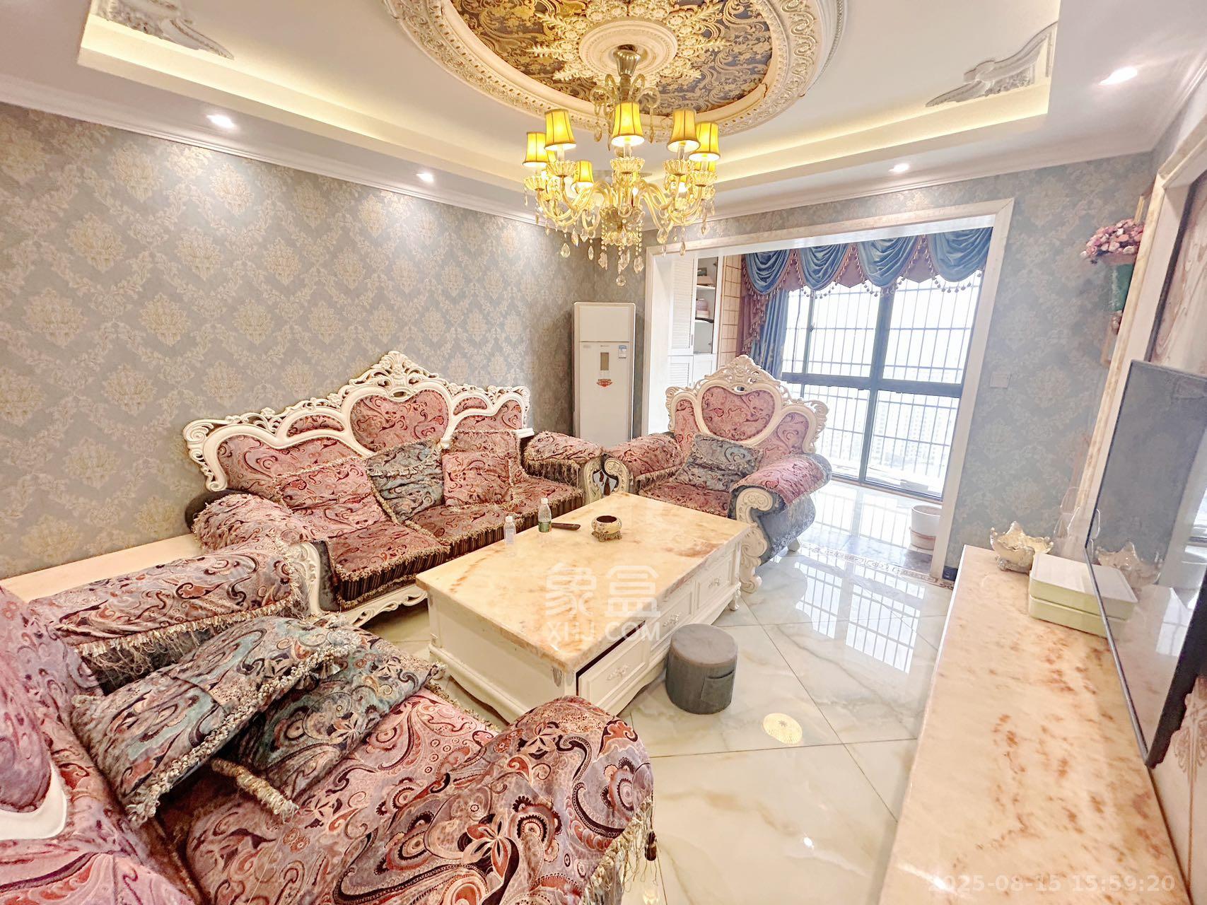 中城丽景香山园 3室2厅1卫 3200.0元/月 中城丽景香山园 3室2厅1卫 3200.0元/月室内图