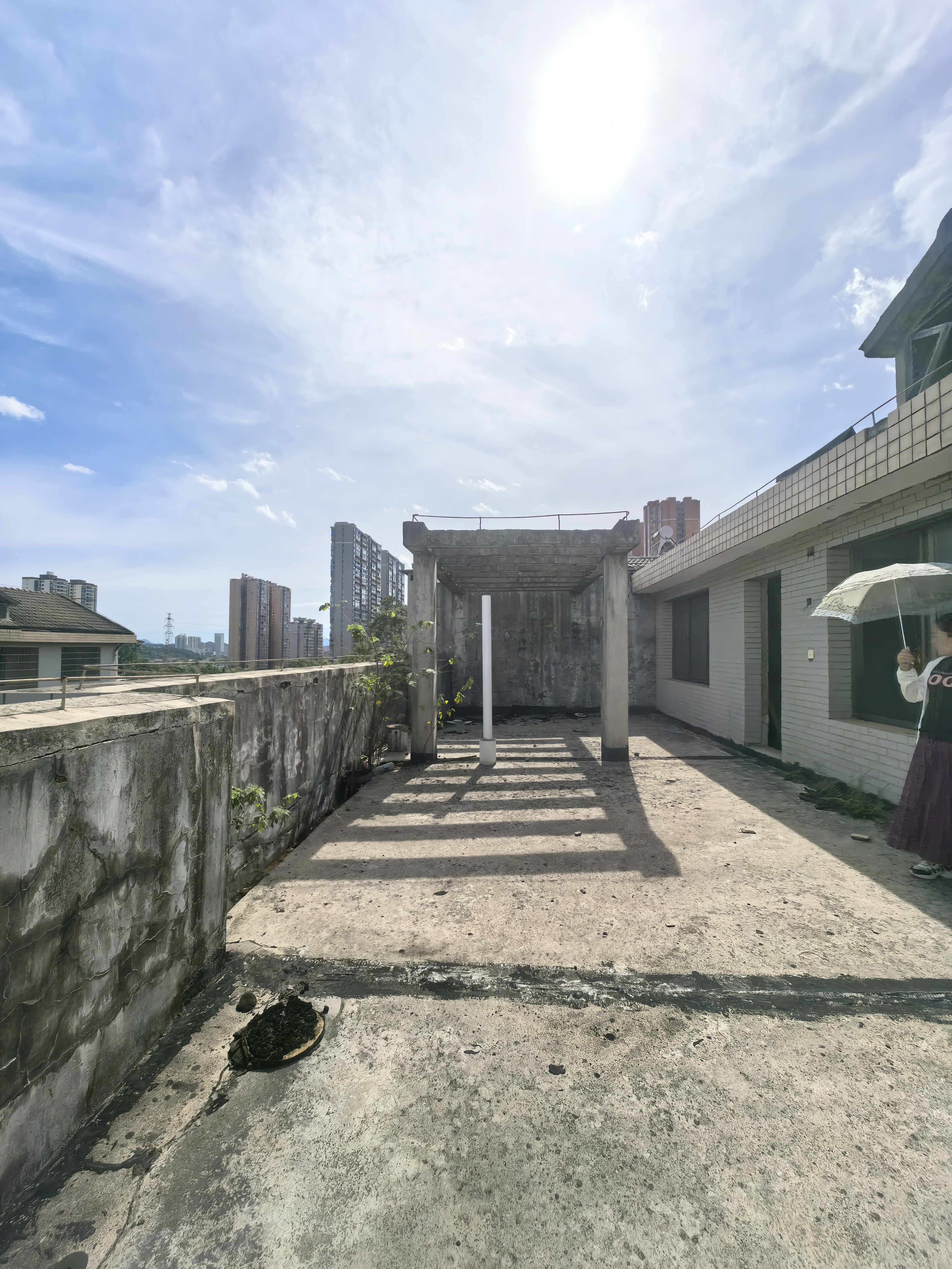 区教师新村 6室4厅4卫 70.0万 区教师新村 6室4厅4卫 70.0万客厅