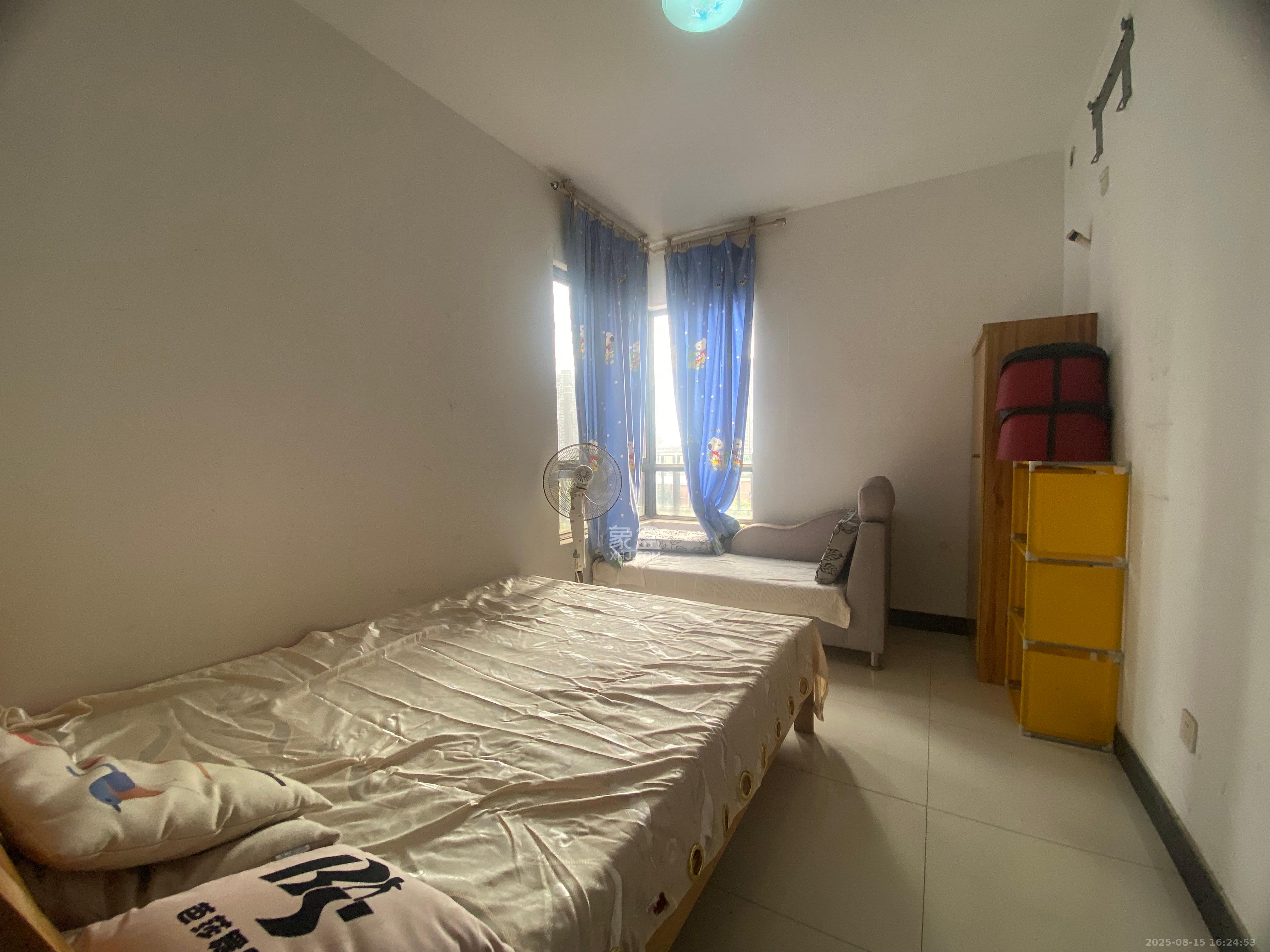 华润凤凰城二期 3室2厅1卫 1900.0元/月 华润凤凰城二期 3室2厅1卫 1900.0元/月室内图