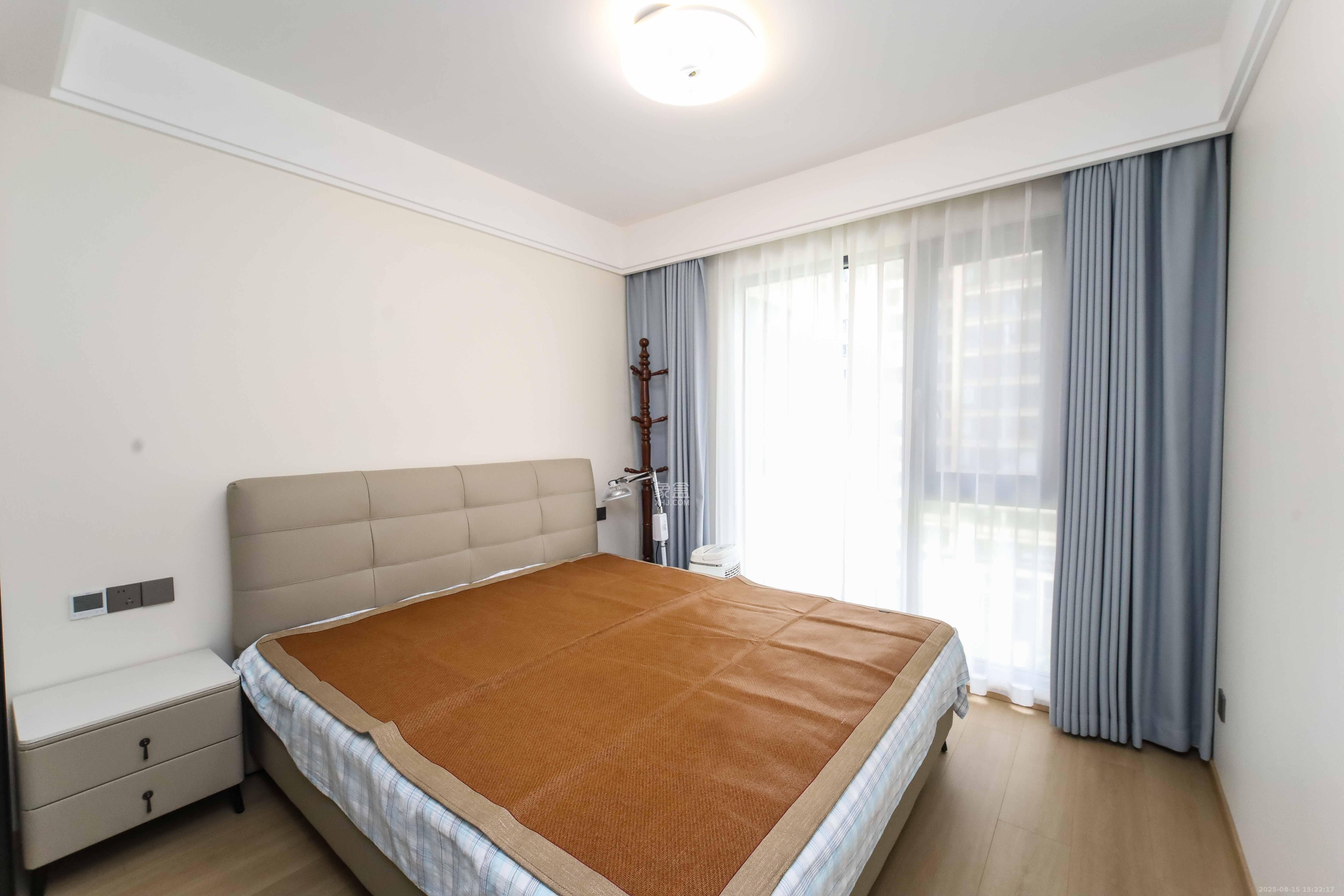 德奥悦东方  4室2厅2卫    260.0万卧室