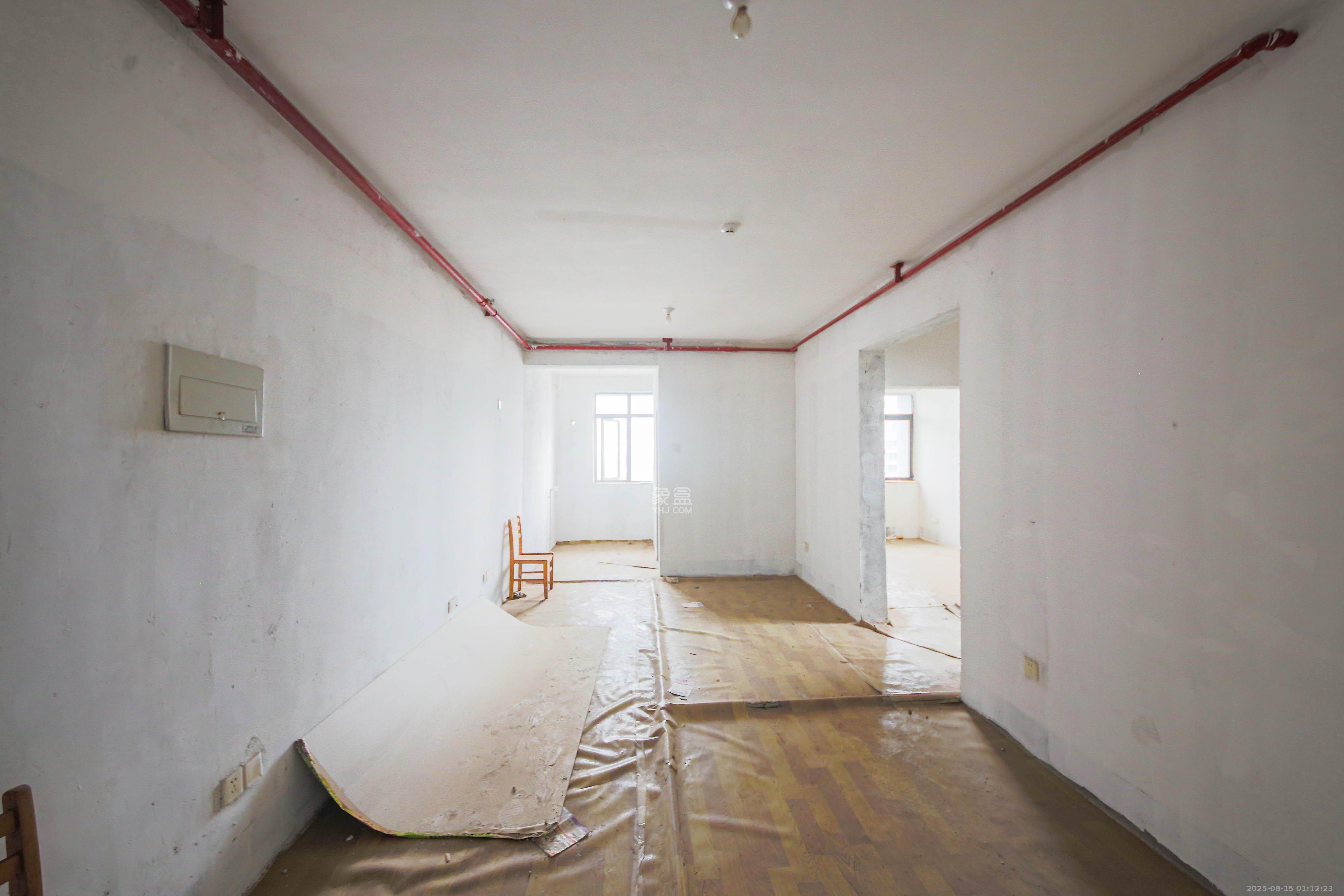 鑫远杰座  2室2厅1卫    58.0万 鑫远杰座  2室2厅1卫    58.0万客厅