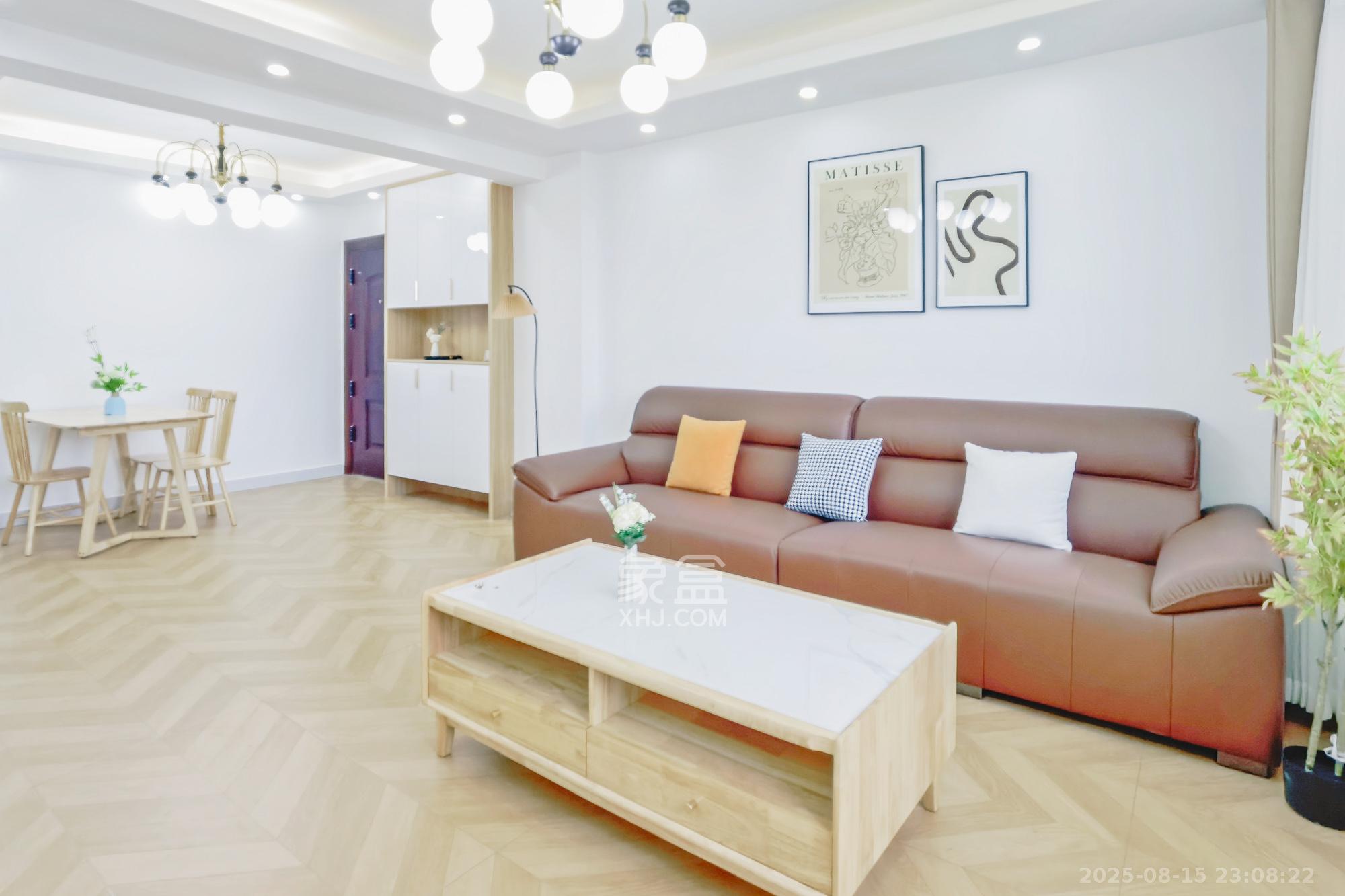 新诚小区 3室2厅1卫 59.8万 新诚小区 3室2厅1卫 59.8万客厅