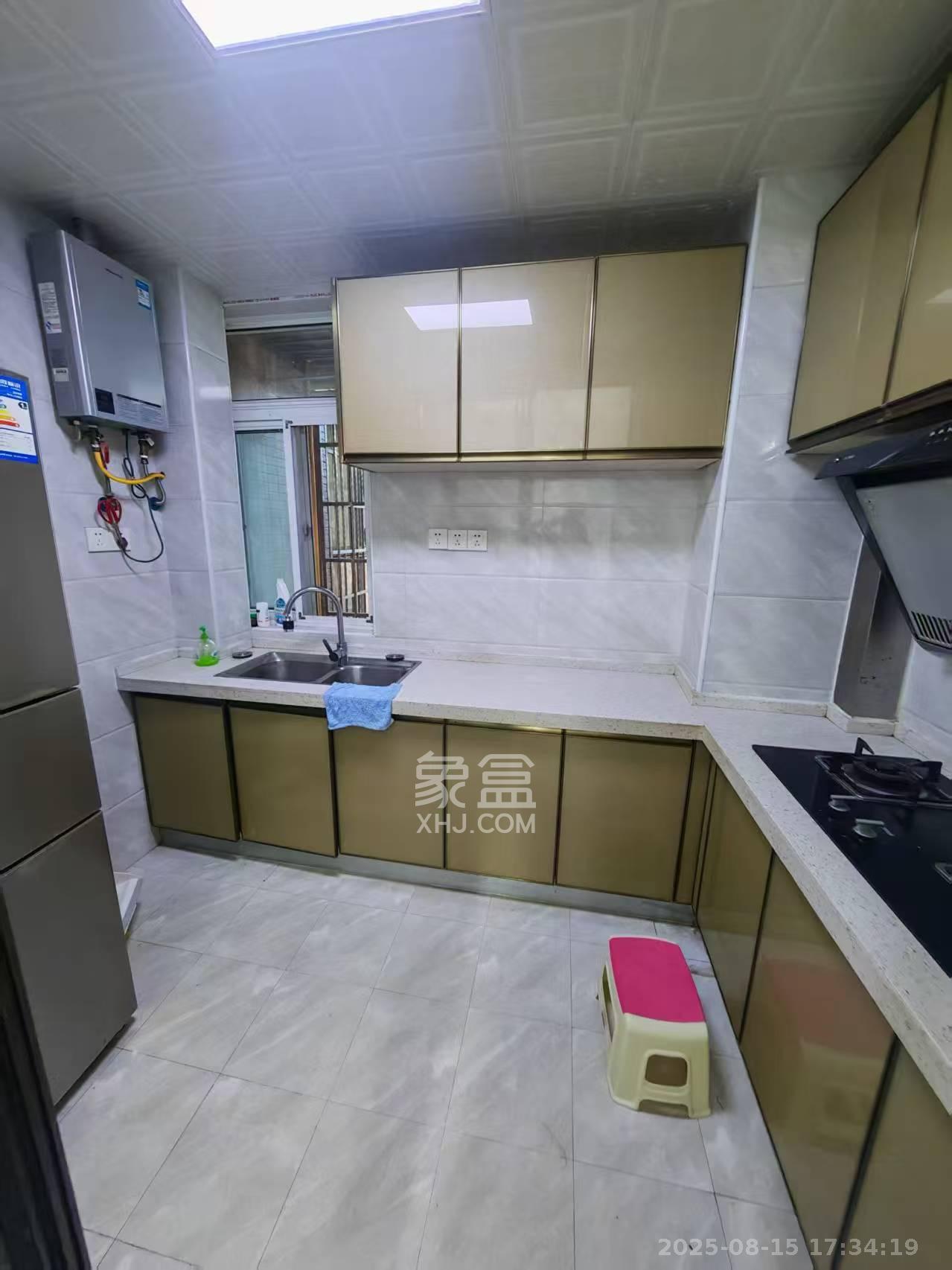 凯富南方鑫城  3室2厅1卫   2500.00元/月室内图