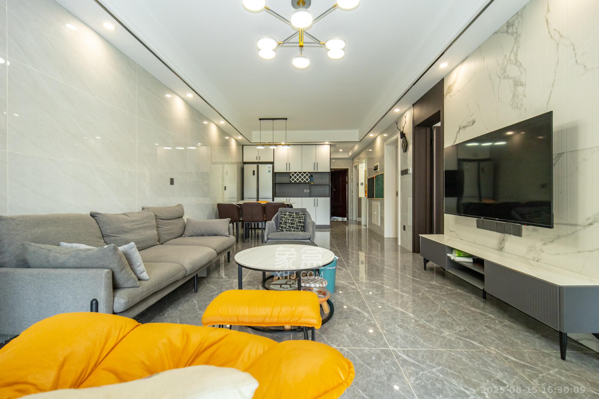 国泰九龙湾  3室2厅1卫    82.8万 国泰九龙湾  3室2厅1卫    82.8万客厅