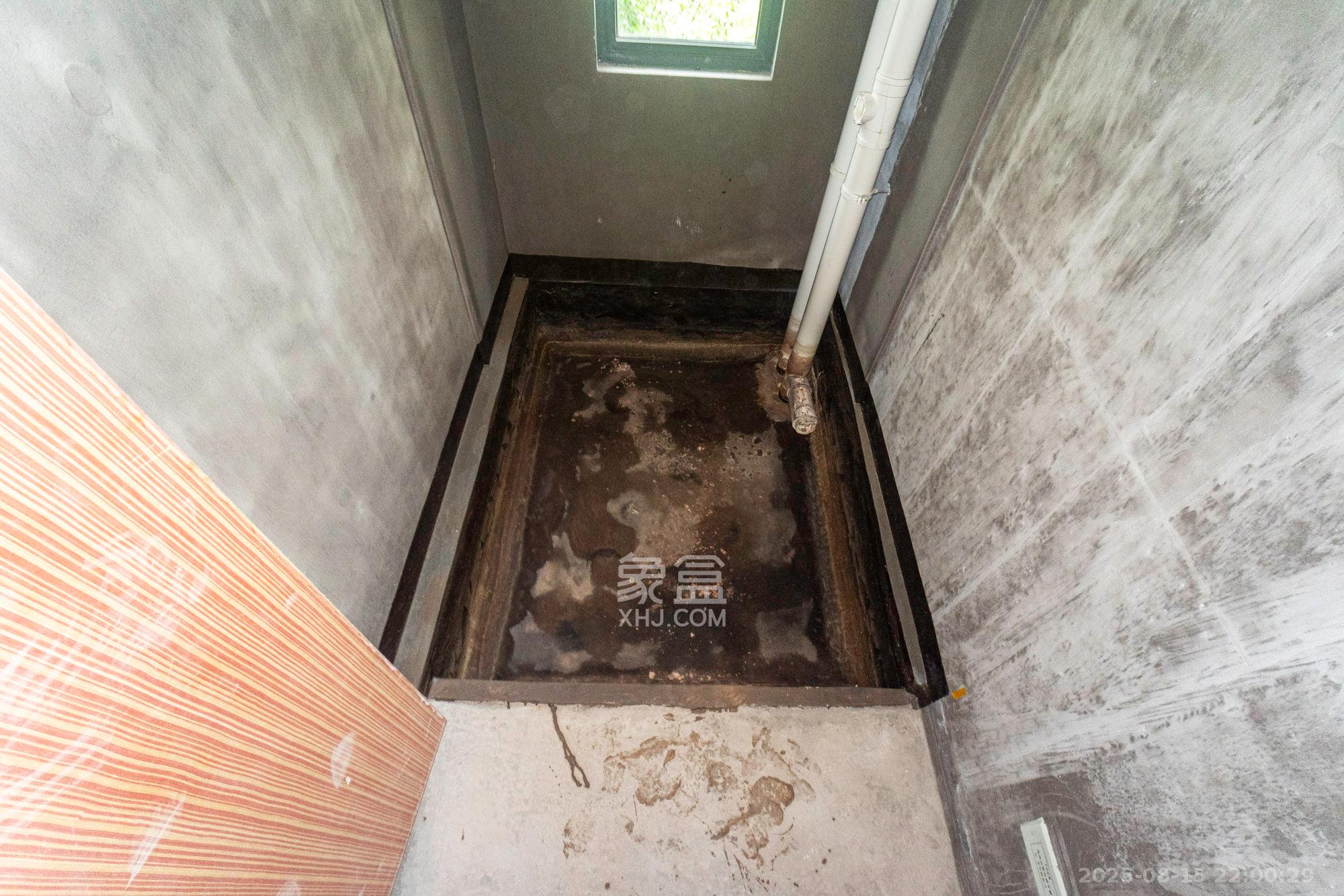 日盛湖湘花苑  4室2厅2卫    90.0万 日盛湖湘花苑  4室2厅2卫    90.0万卫生间