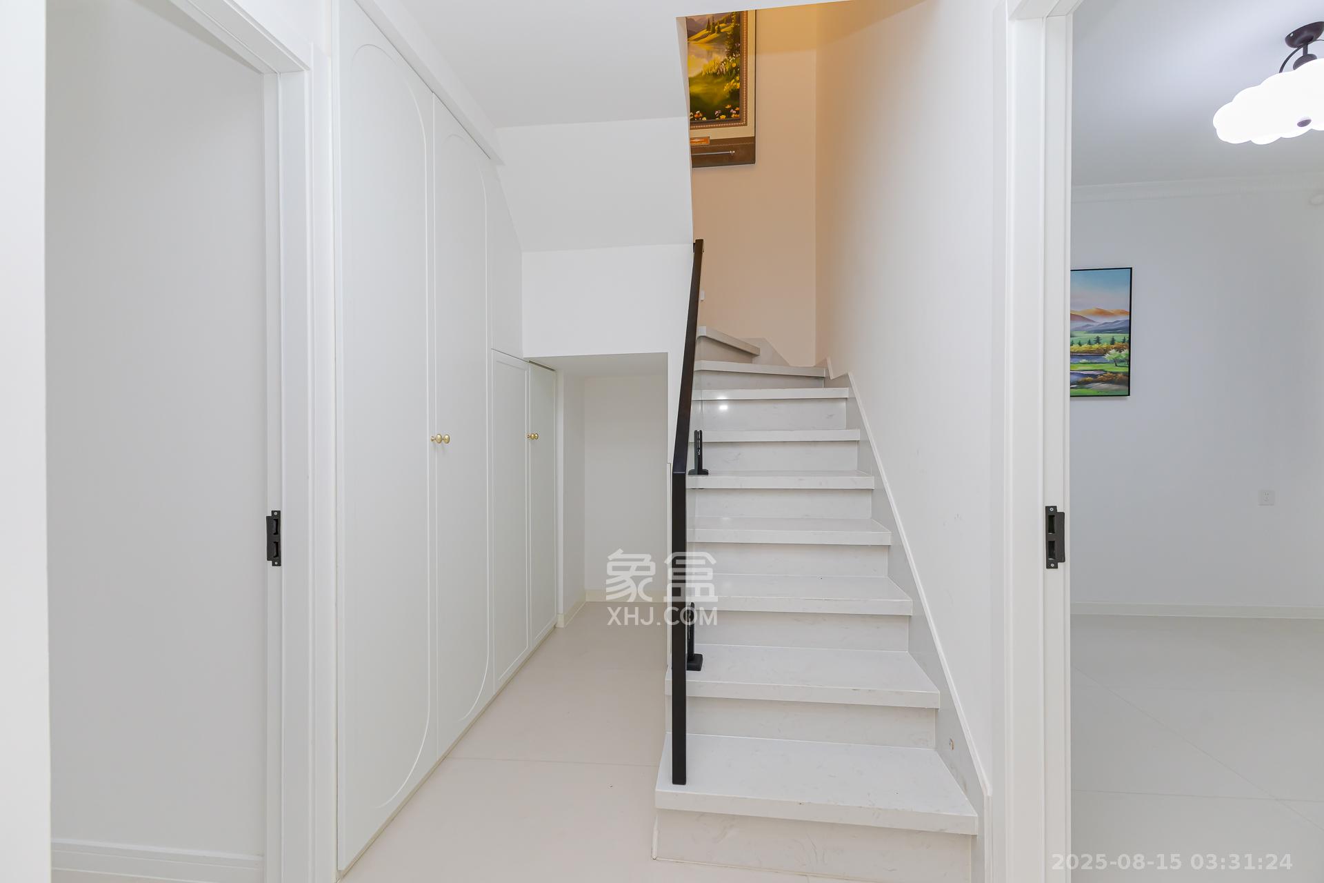 越秀湘江星汇城二期 4室2厅2卫 119.0万 越秀湘江星汇城二期 4室2厅2卫 119.0万客厅